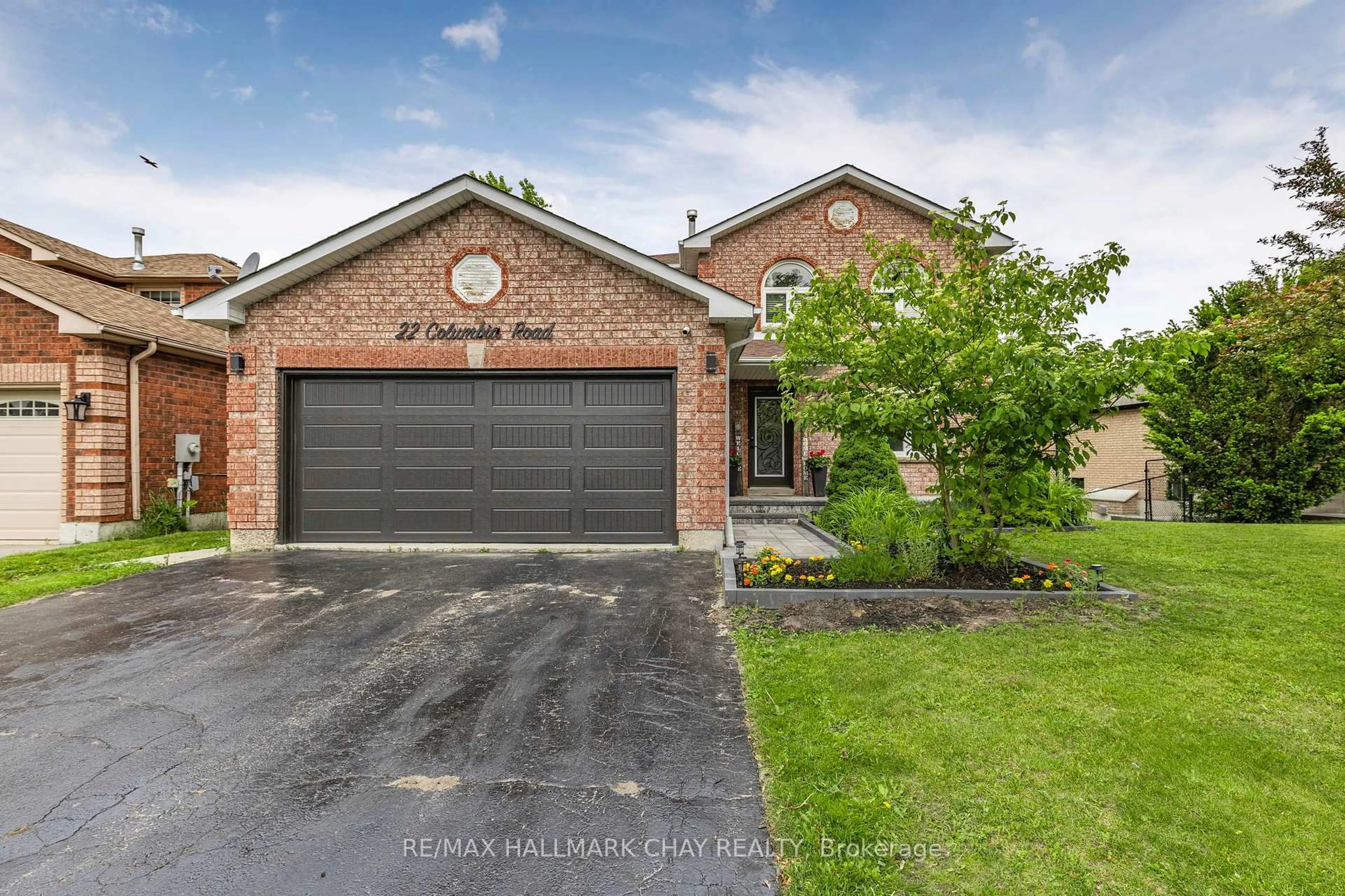 Home with brick exterior material, street for 22 Columbia Rd, Barrie Ontario L4N 8C7