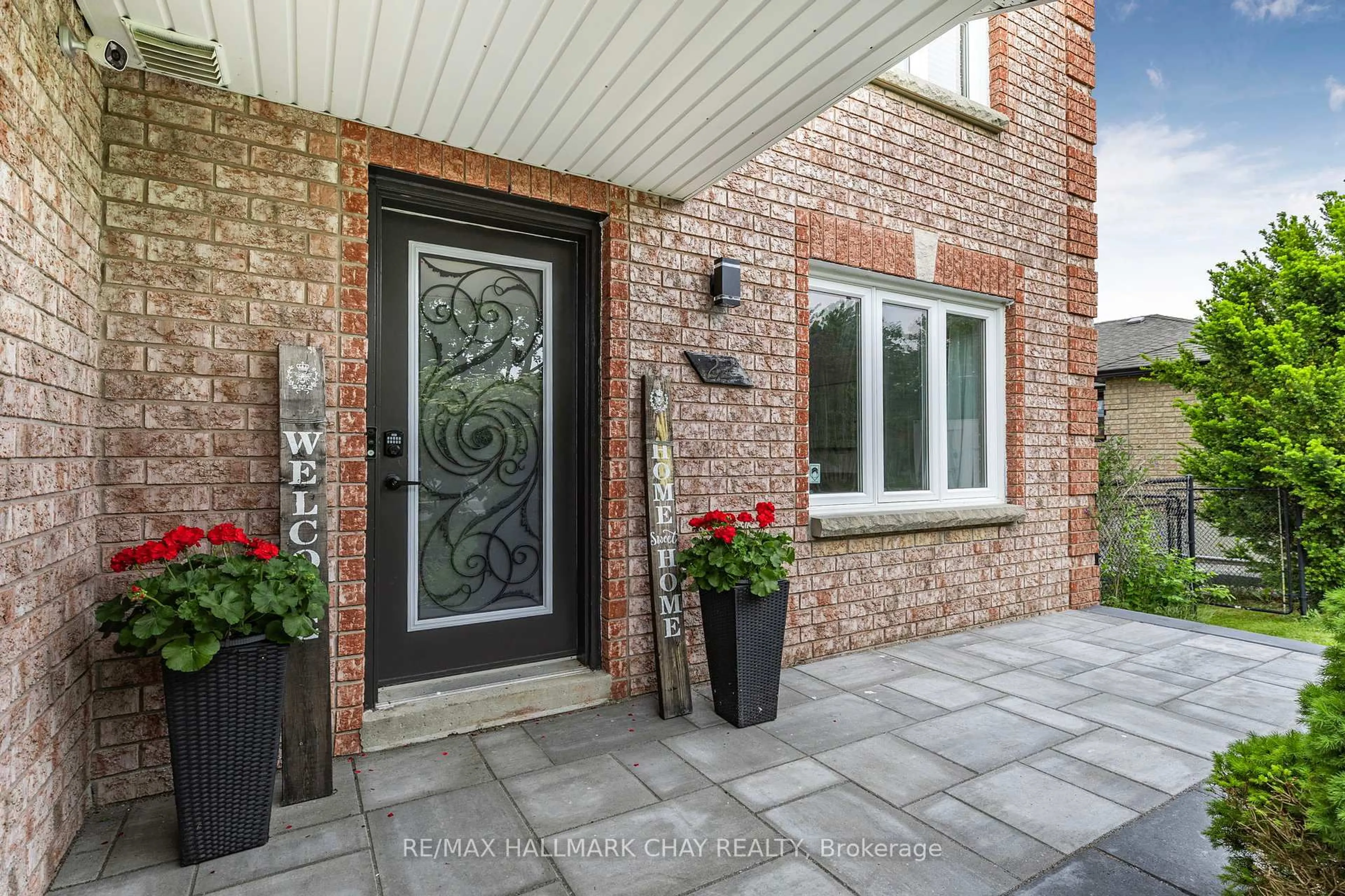 Home with brick exterior material, street for 22 Columbia Rd, Barrie Ontario L4N 8C7