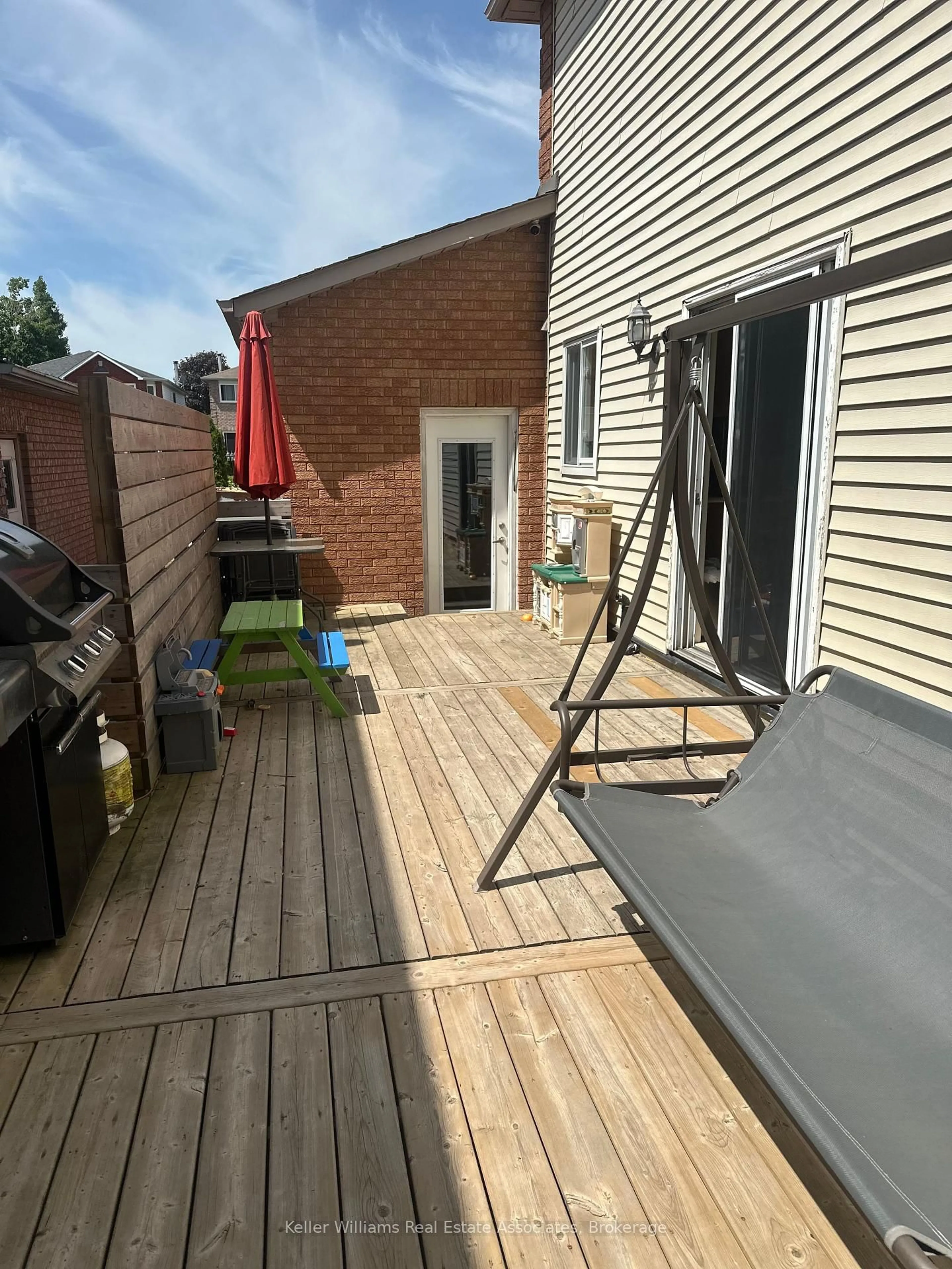 Patio, street for 41 Penton Dr, Barrie Ontario L4N 7A3