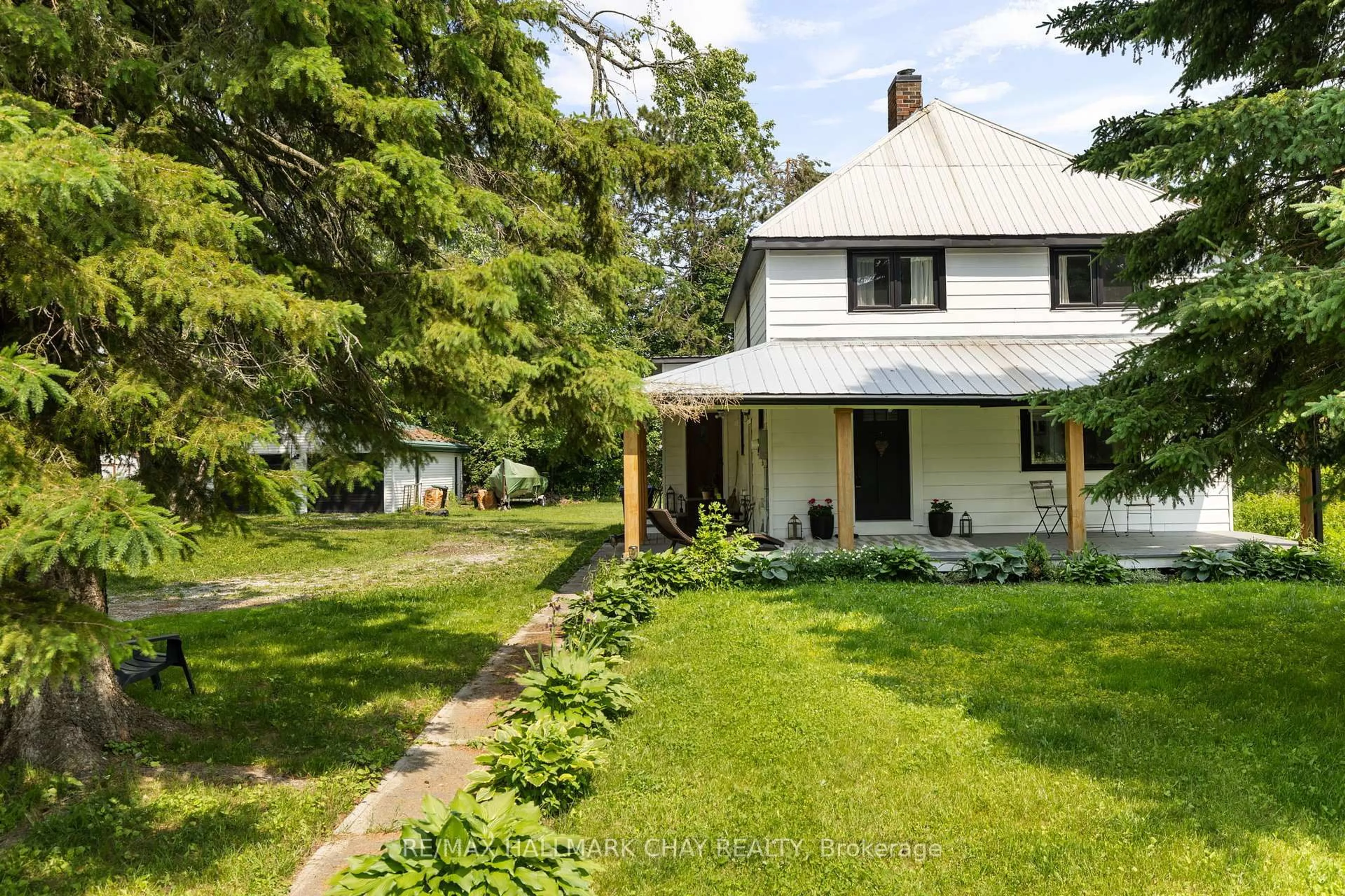 A pic from outside/outdoor area/front of a property/back of a property/a pic from drone, street for 1866 Warminster Sdrd, Oro-Medonte Ontario L0K 2G0