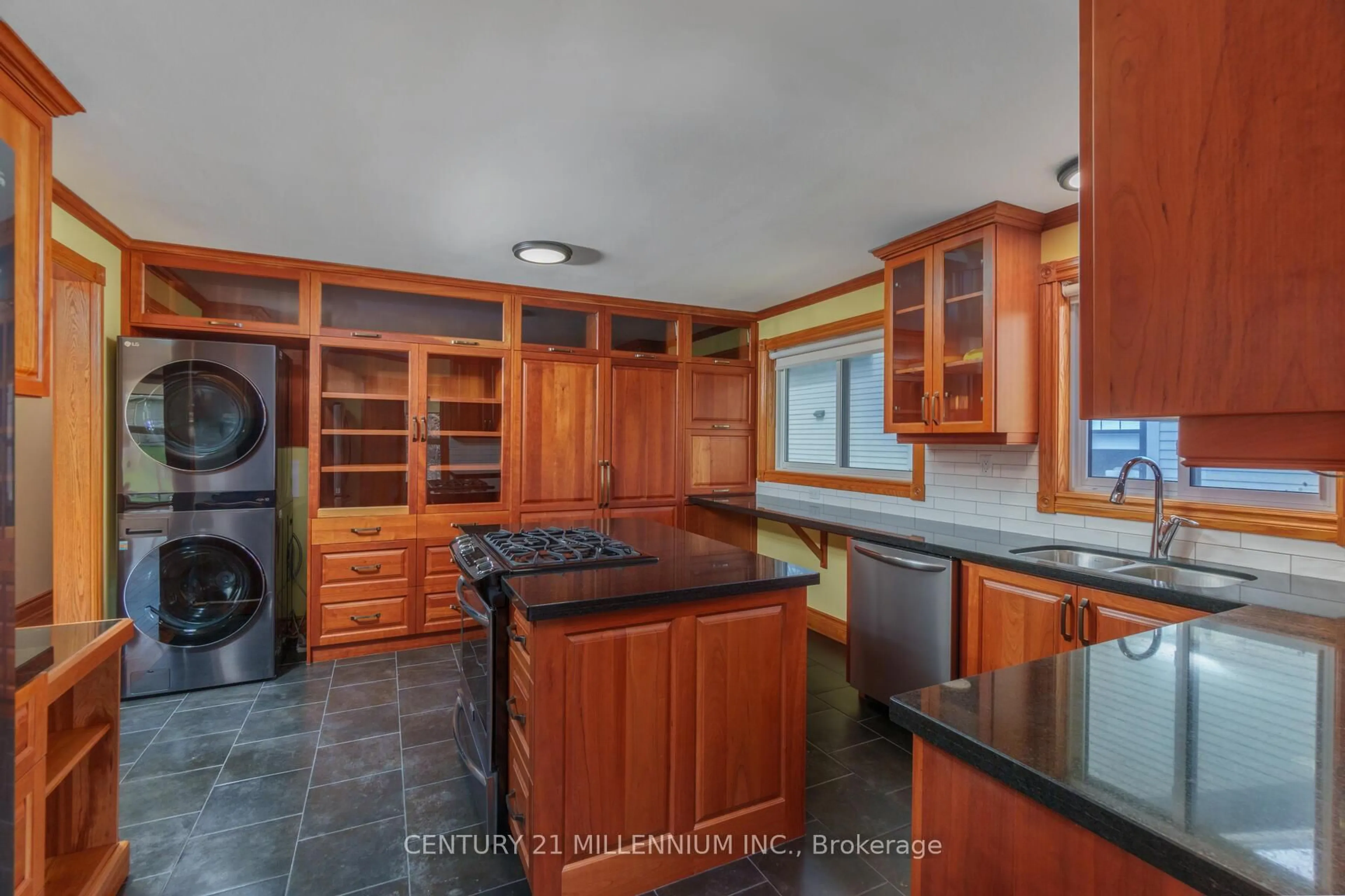Kitchen with laundary machines, unknown for 338 Walnut St, Collingwood Ontario L9Y 3C8