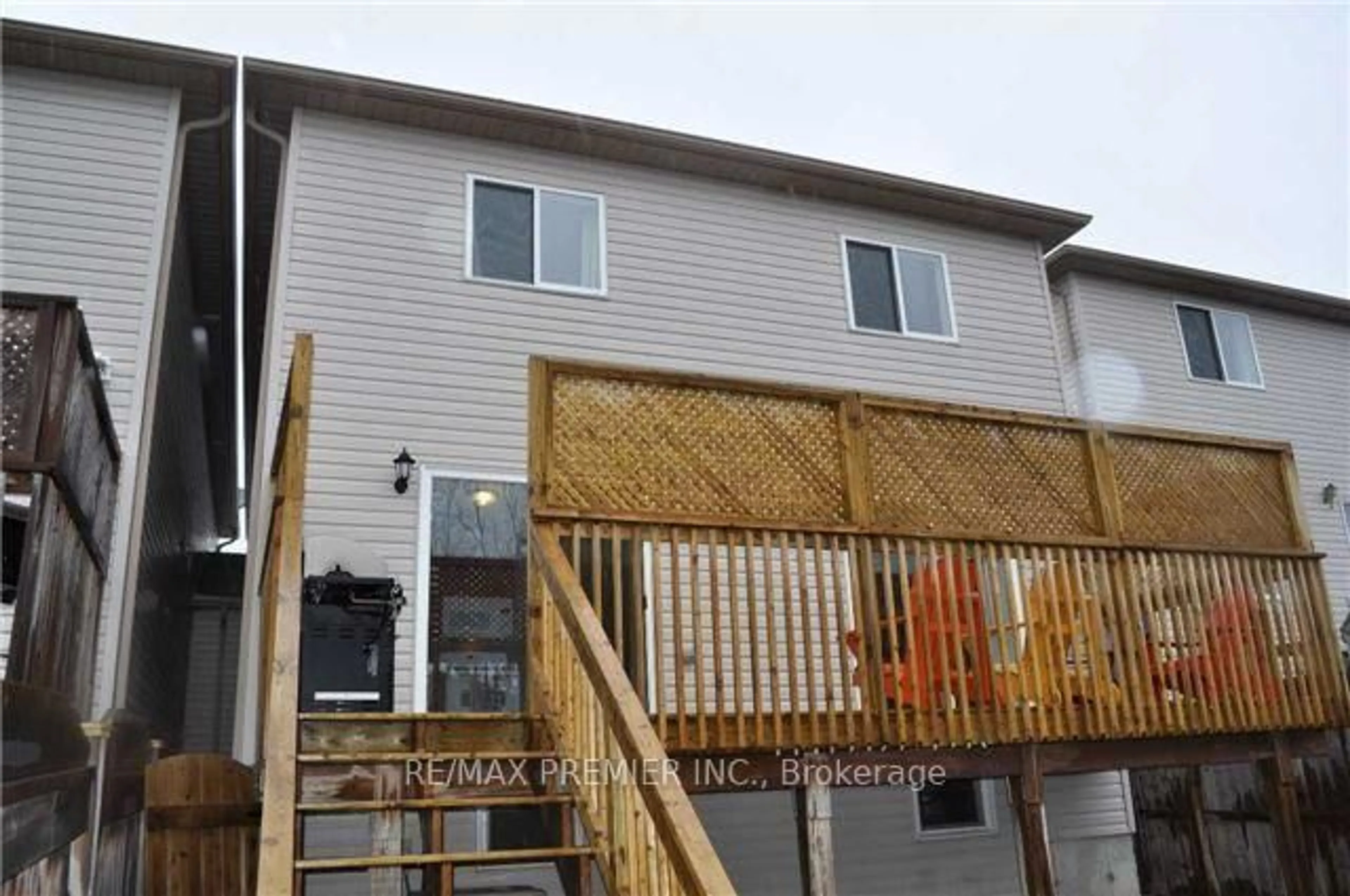 Home with vinyl exterior material, unknown for 21 COURTNEY Cres, Barrie Ontario L4N 5S7