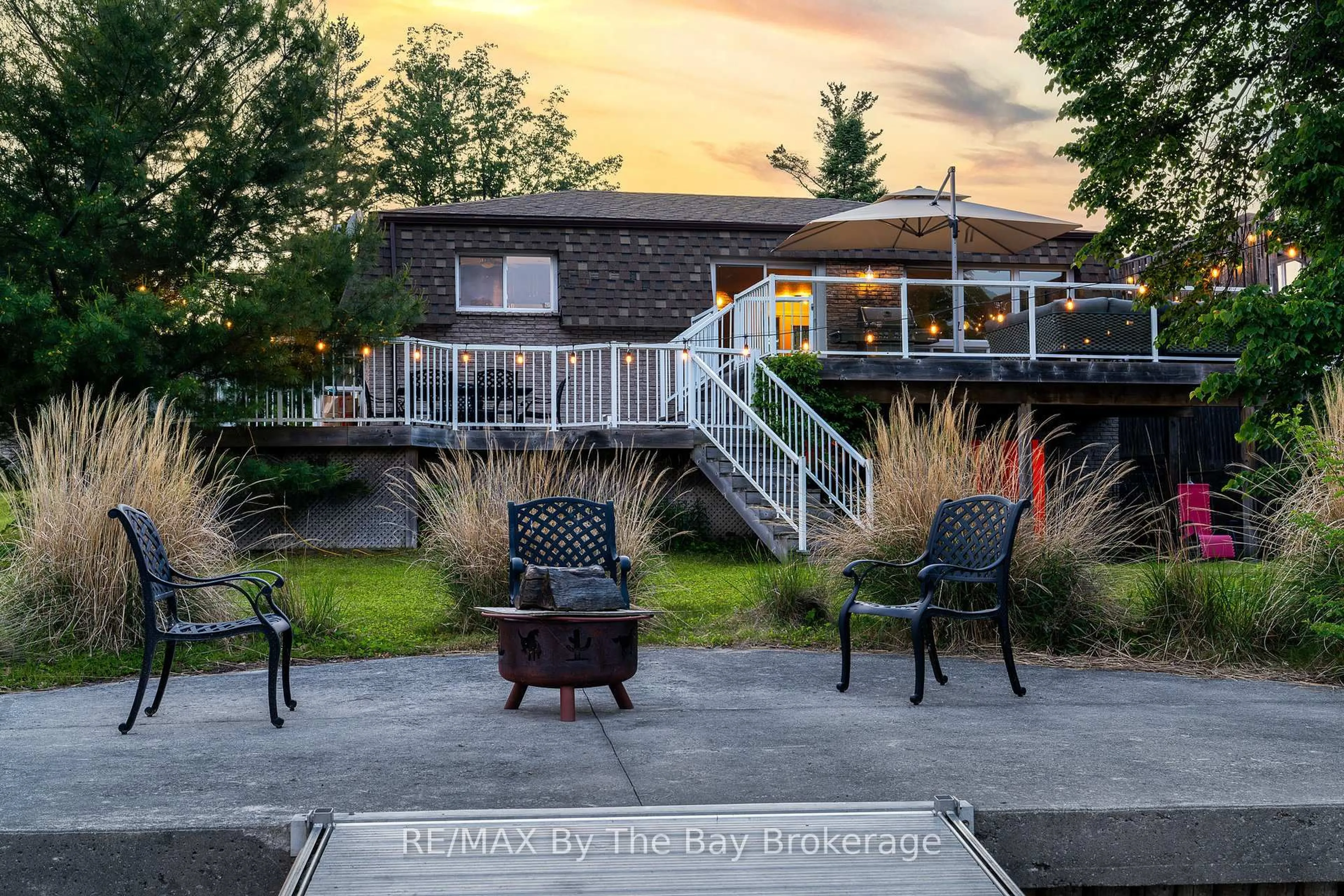 Patio, unknown for 83 OLD MOSLEY St, Wasaga Beach Ontario L9Z 2J5