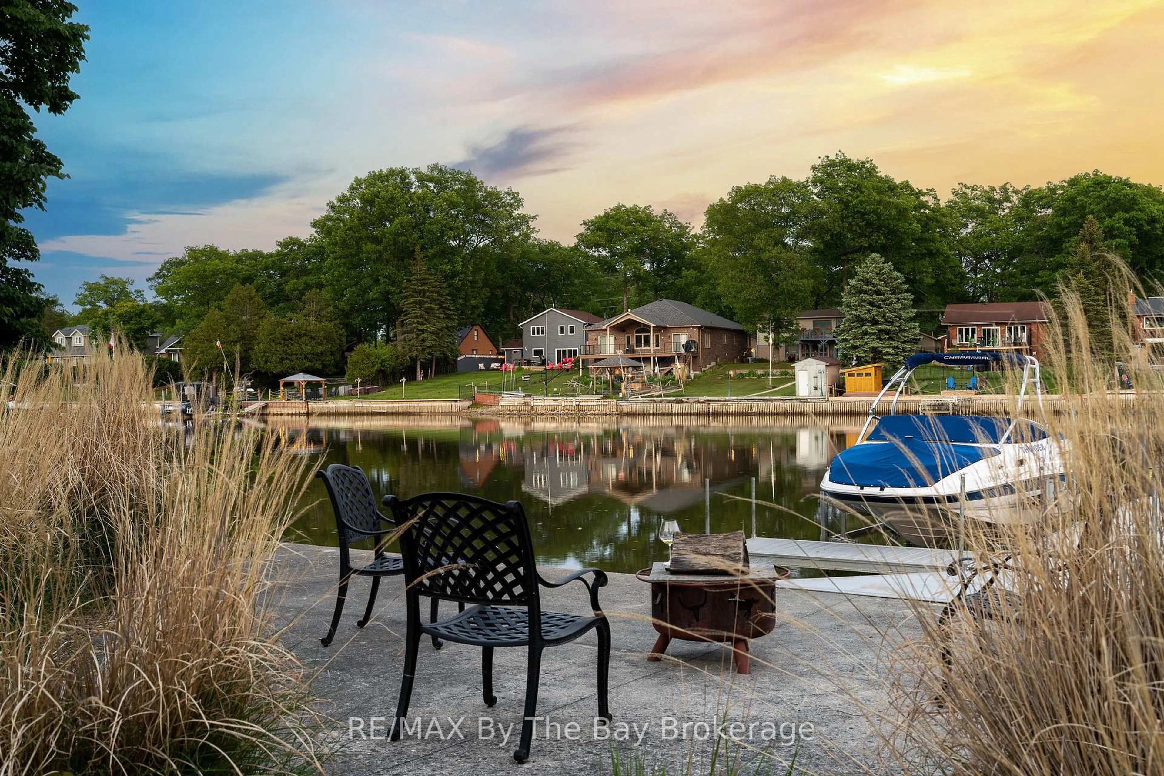 Patio, water/lake/river/ocean view for 83 OLD MOSLEY St, Wasaga Beach Ontario L9Z 2J5