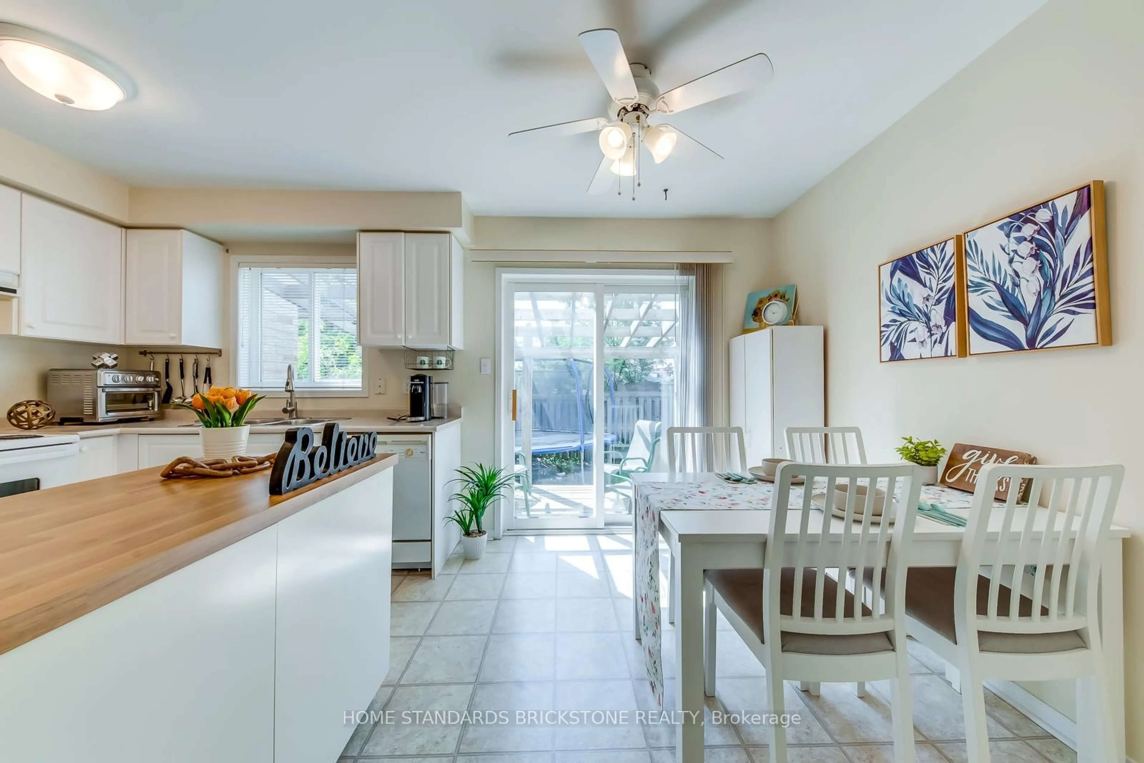 Open concept kitchen, ceramic/tile floor for 36 Trevino Circ, Barrie Ontario L4M 6T9