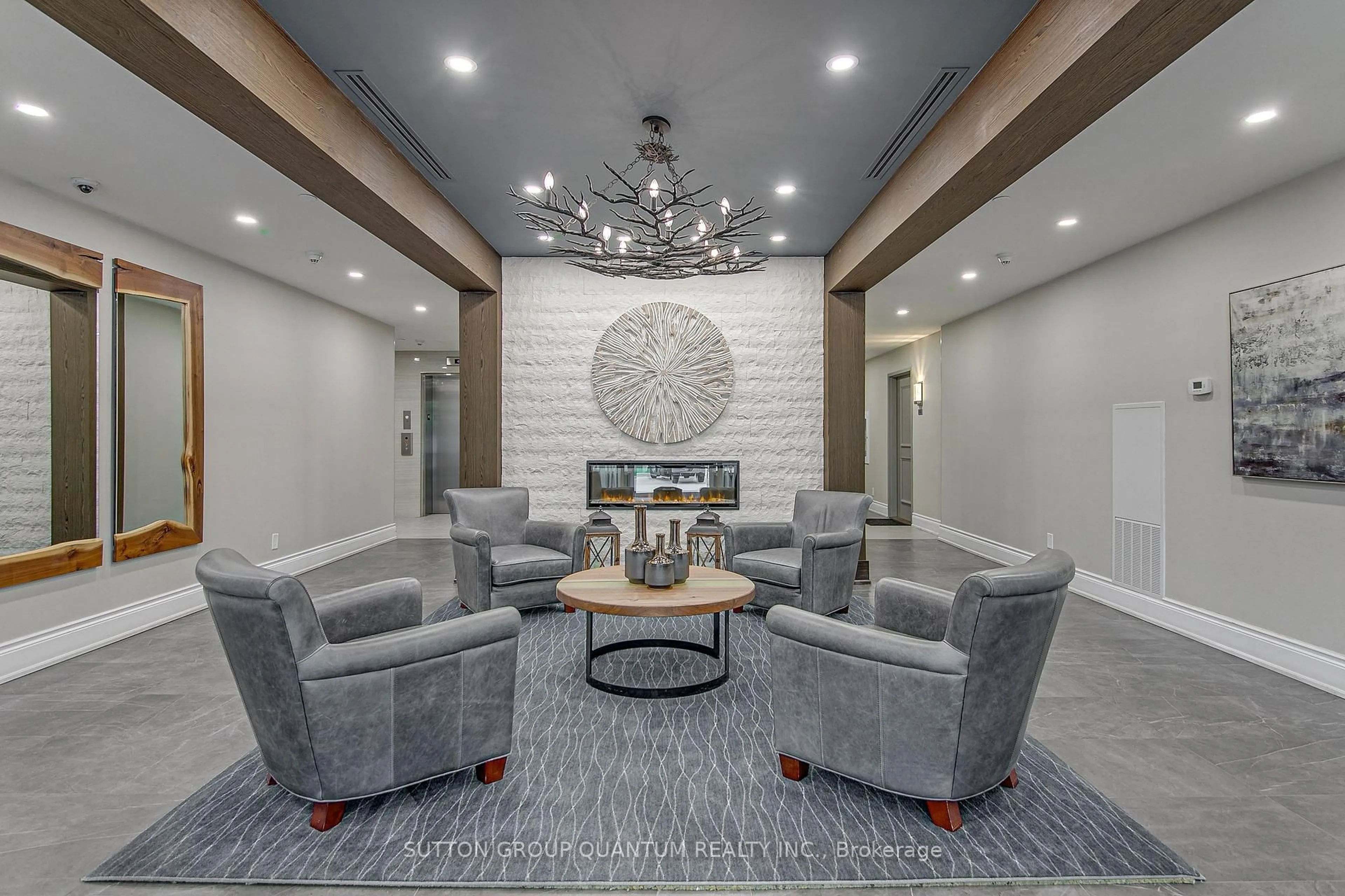 Lobby for 90 Orchard Point Rd #210, Orillia Ontario L3V 8K4