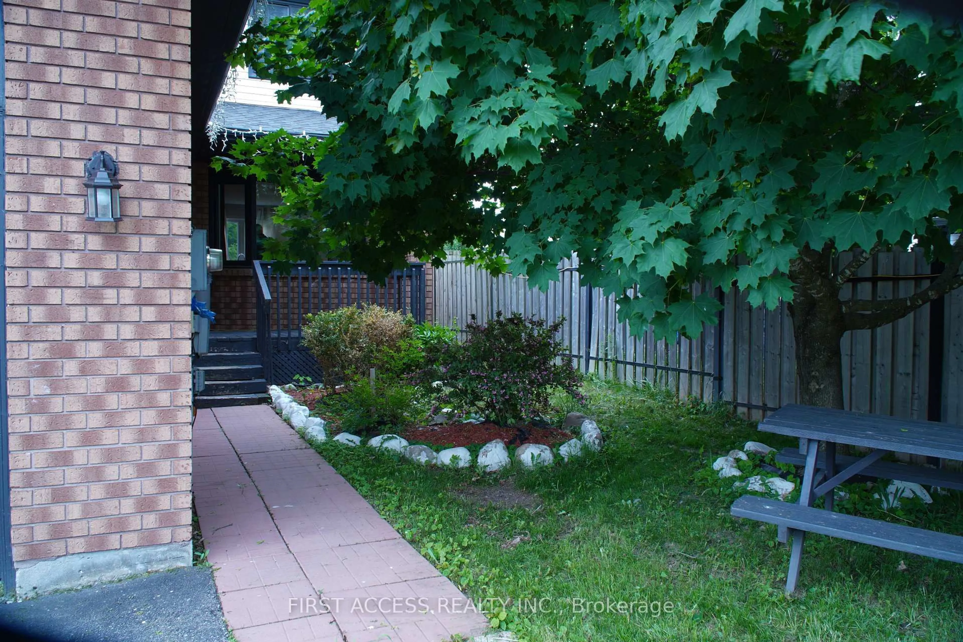 Patio, street for 9 Rosenfeld Dr, Barrie Ontario L4M 5X3