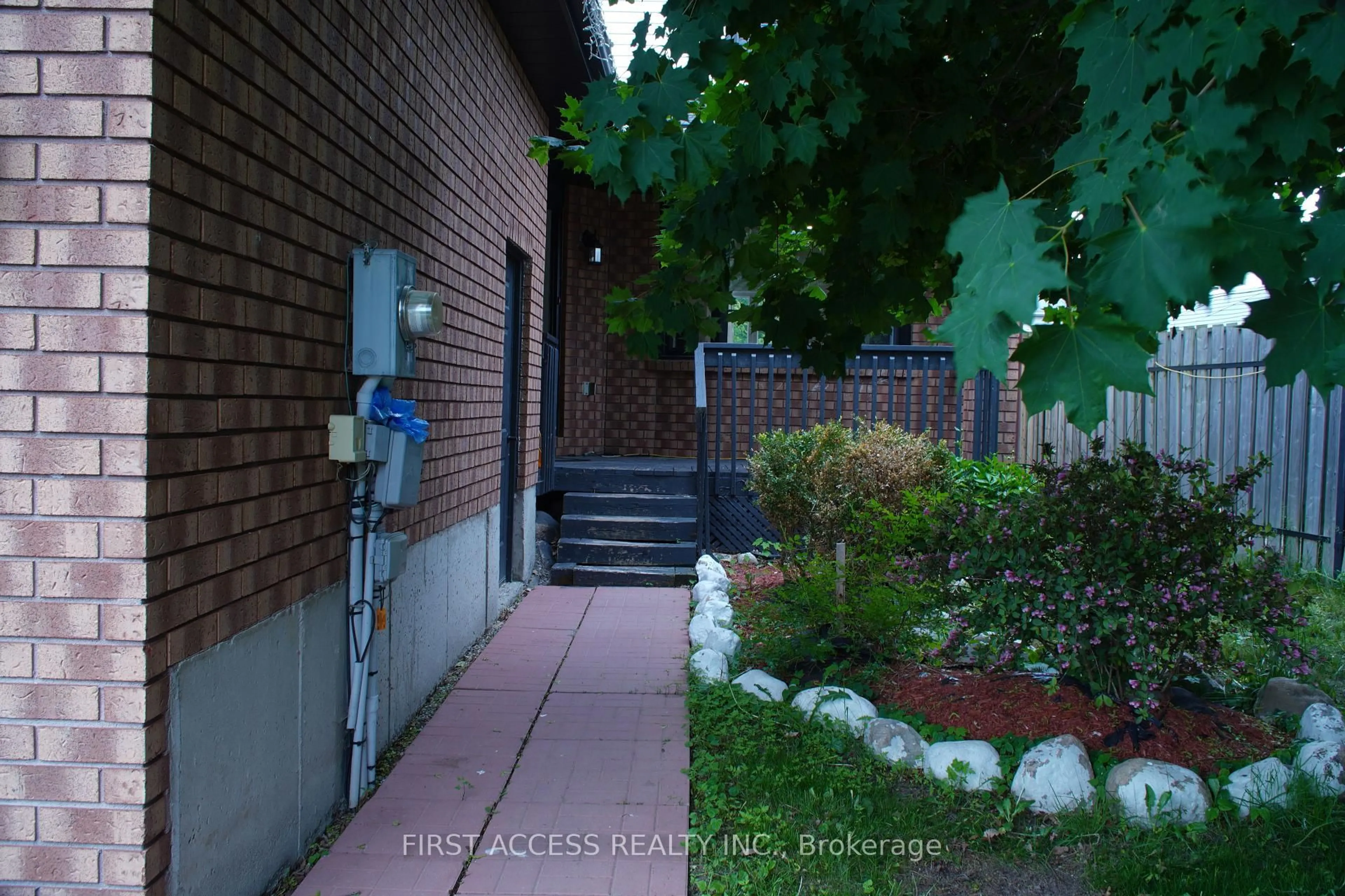 Patio, street for 9 Rosenfeld Dr, Barrie Ontario L4M 5X3