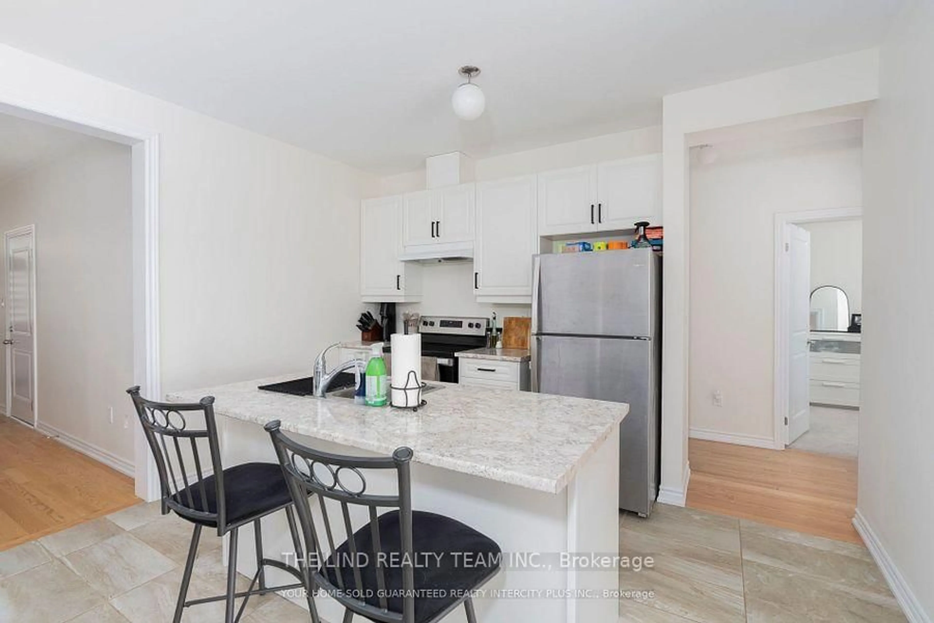 Standard kitchen, ceramic/tile floor for 15 Valleybrook Rd, Barrie Ontario L9J 0L4