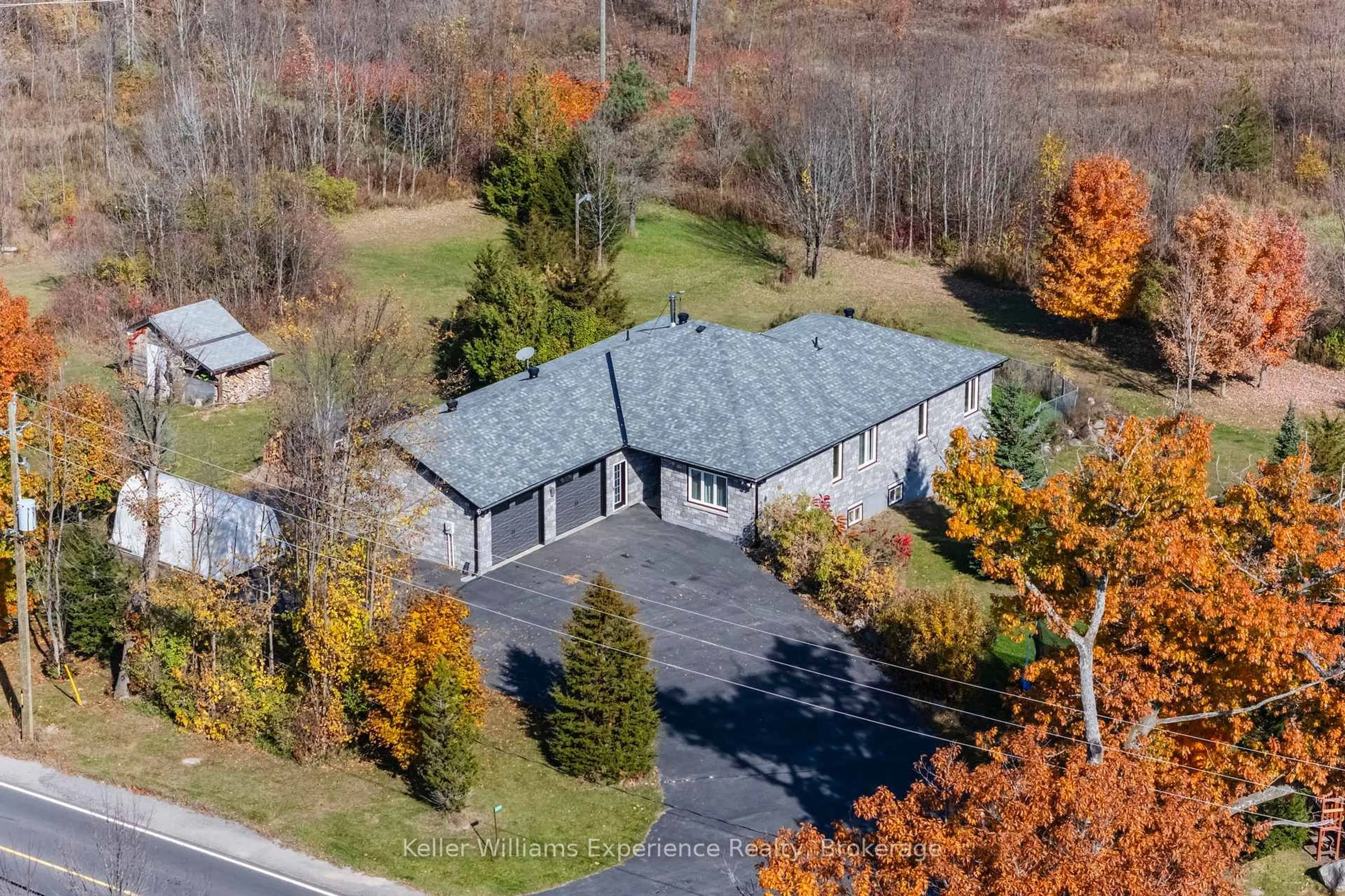A pic from outside/outdoor area/front of a property/back of a property/a pic from drone, unknown for 2777 Old Fort Rd, Tay Ontario L4R 4K3