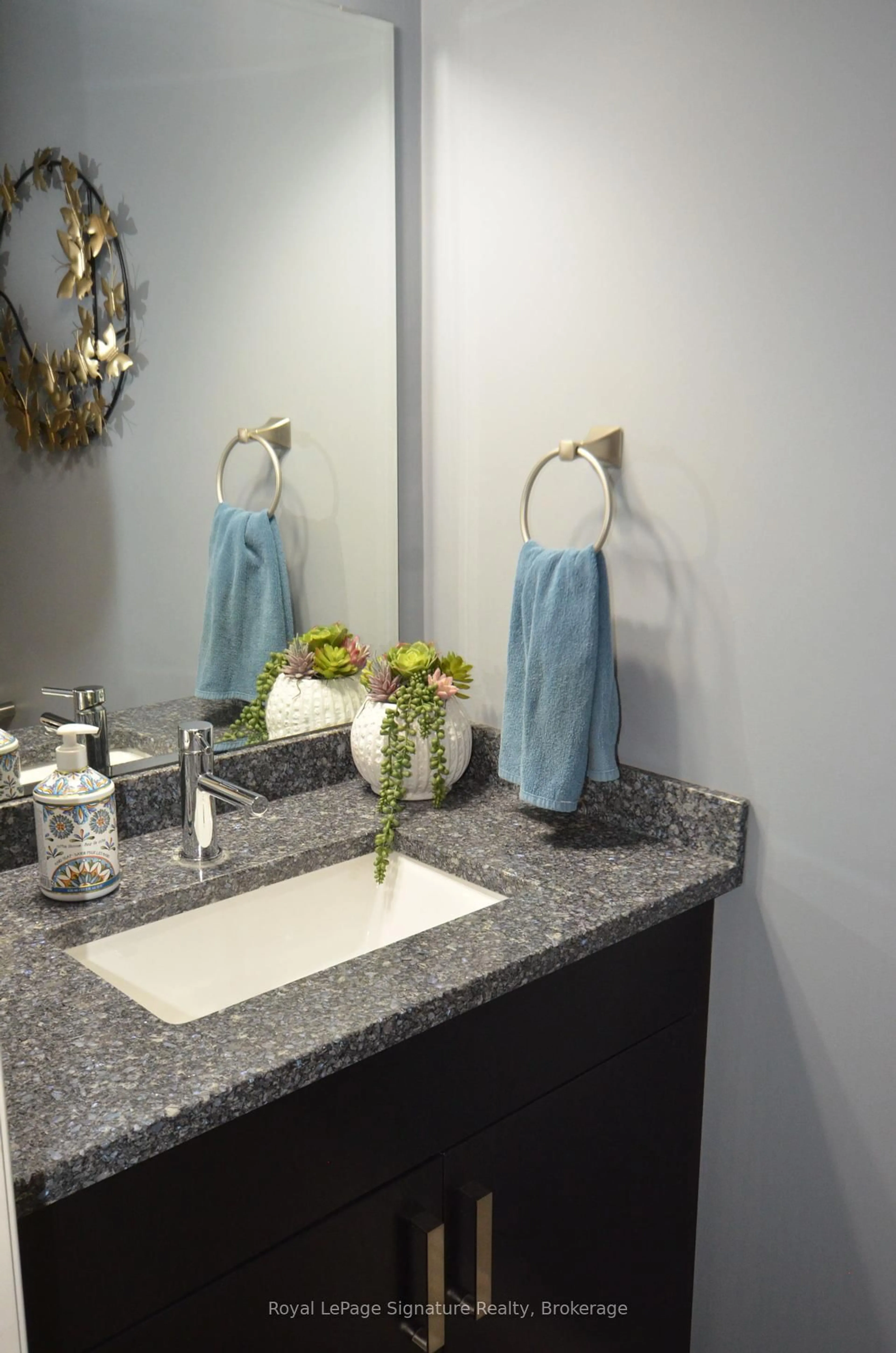 Contemporary bathroom, ceramic/tile floor for 37 Conservation Way, Collingwood Ontario L9Y 0G9