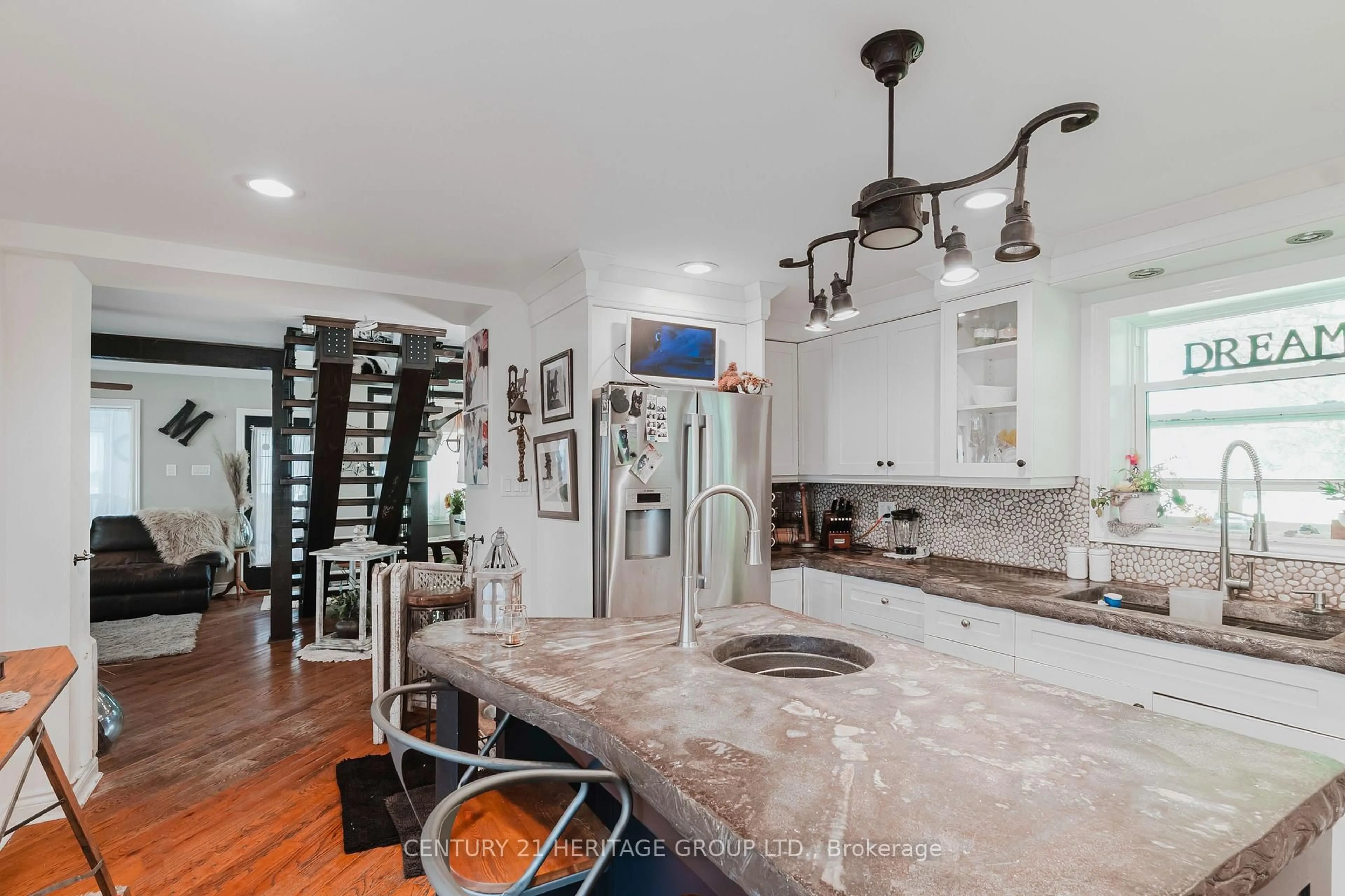 Contemporary kitchen, ceramic/tile floor for 2090 Hwy 26 #on, Springwater Ontario L0L 1Y2