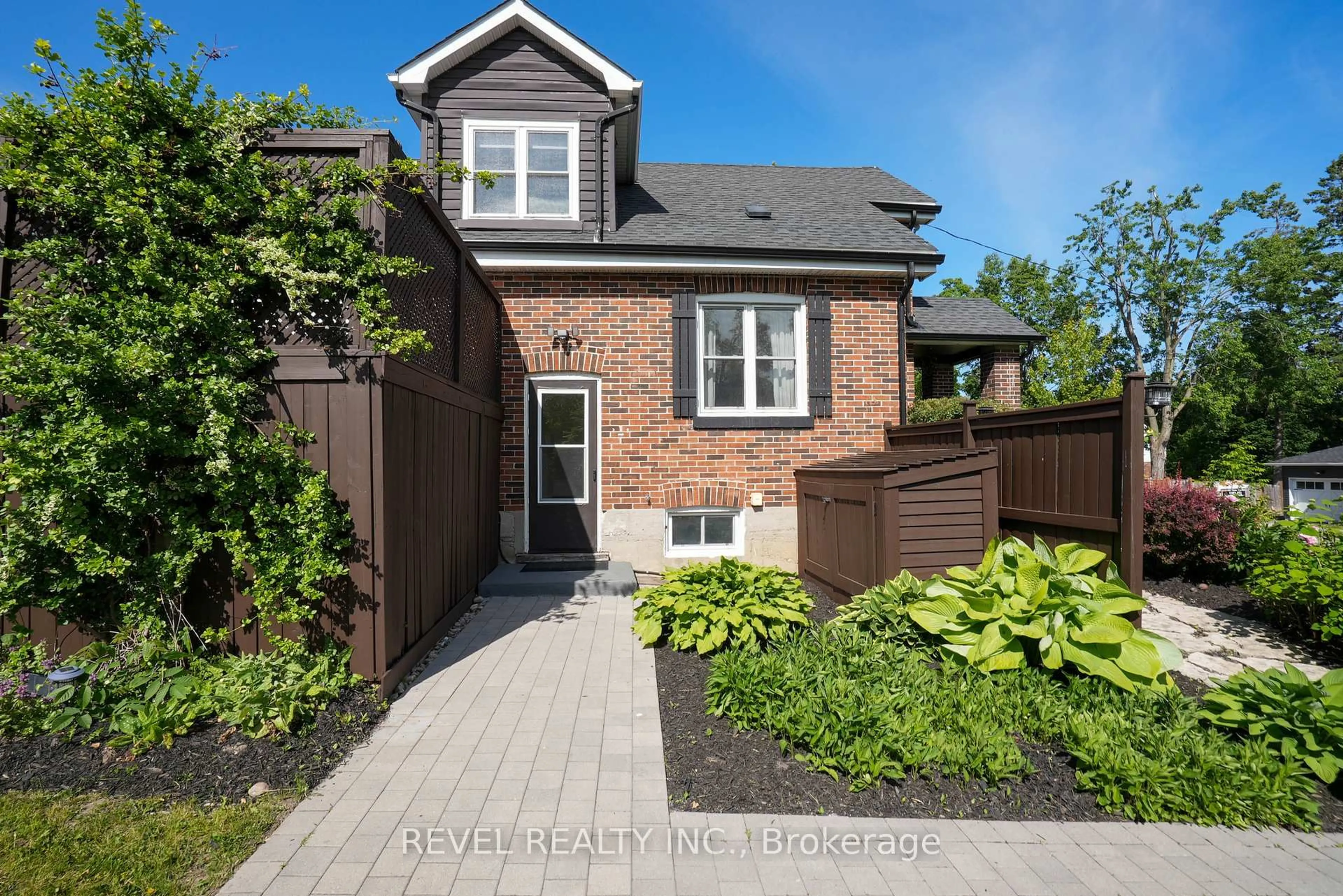 Home with brick exterior material, street for 36 Dalton St, Barrie Ontario L4N 1M3