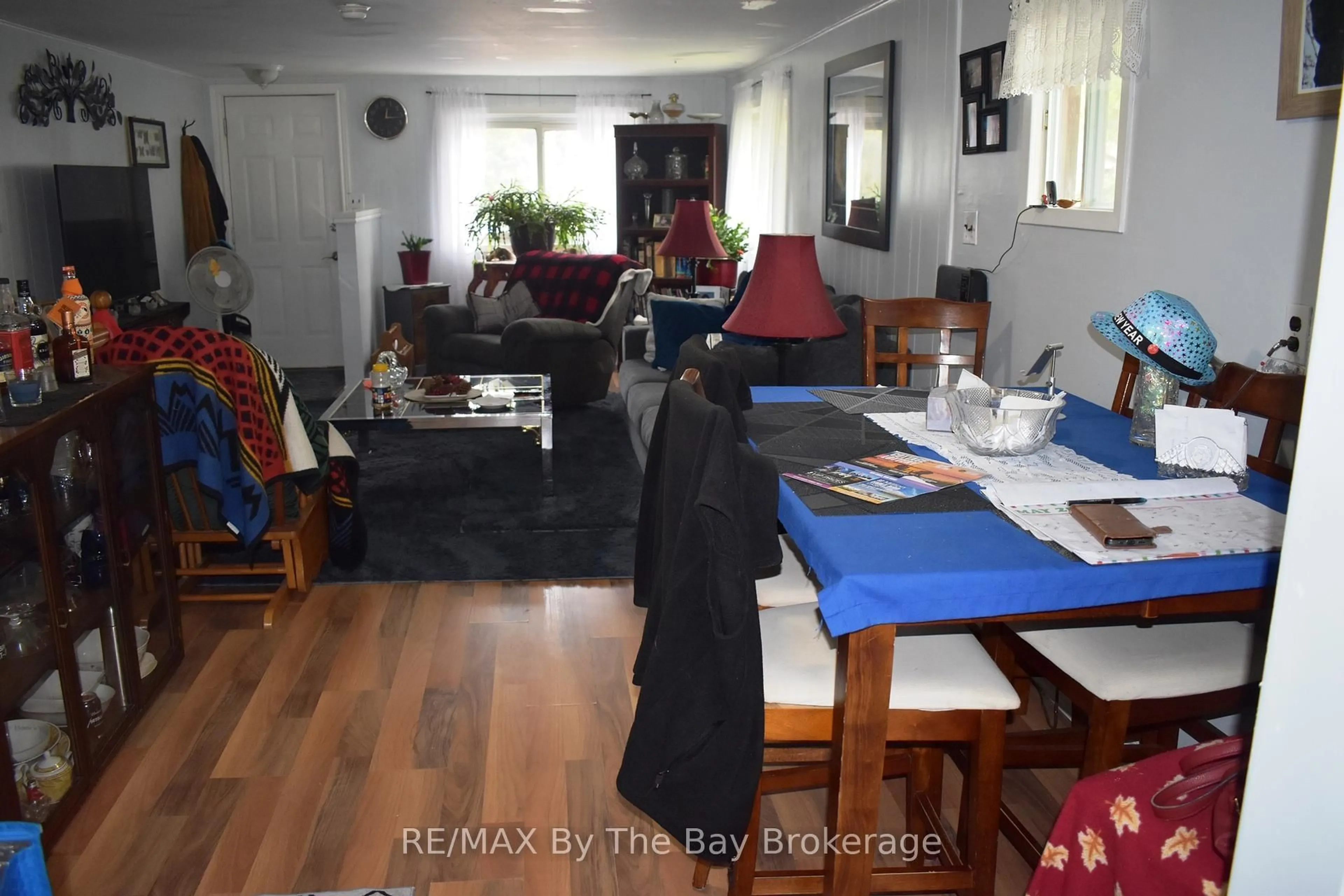A pic of a room for 810 River Rd, Wasaga Beach Ontario L9Z 2M7