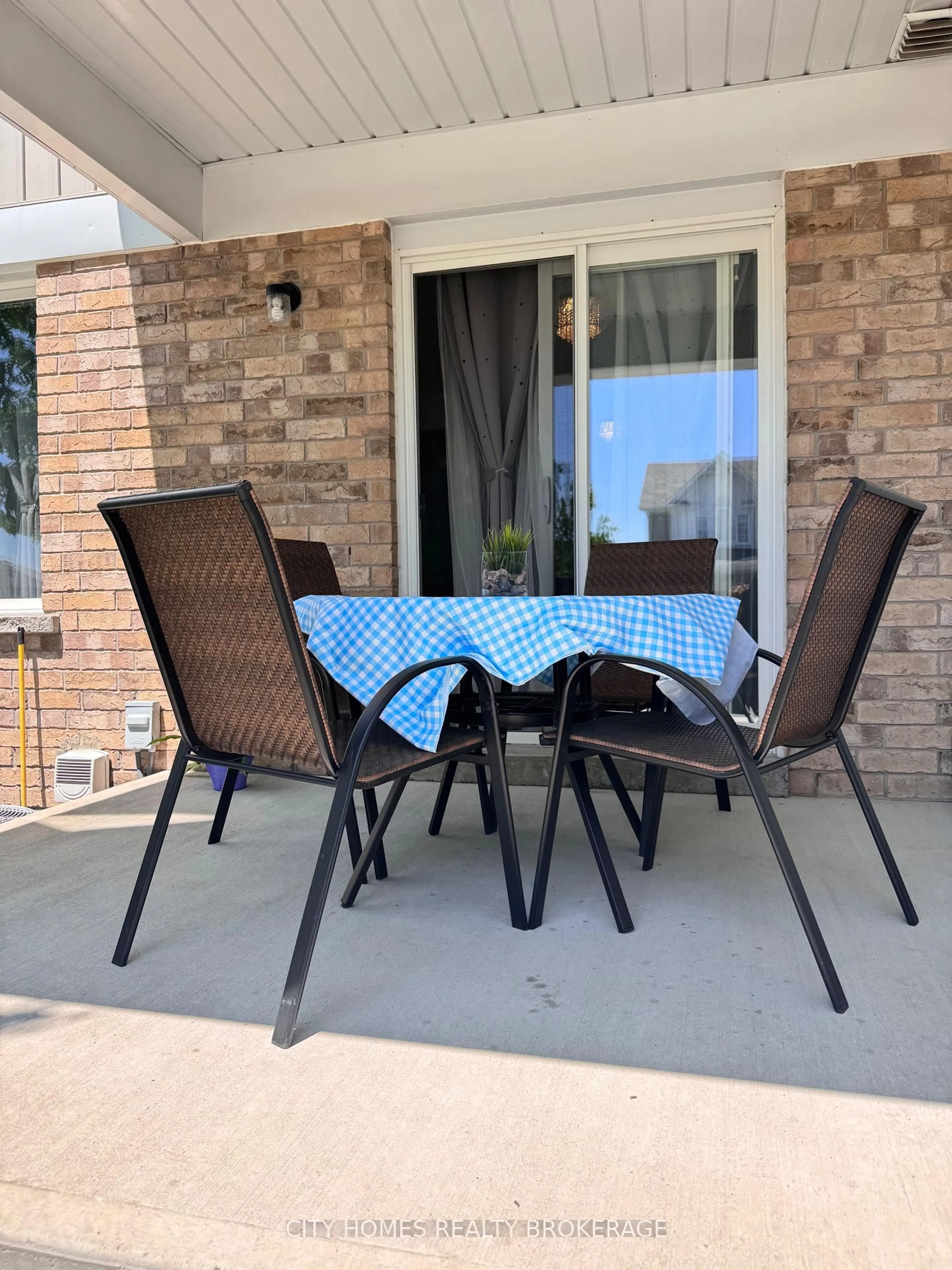 Patio, street for 75 Prince William Way #48, Barrie Ontario L4N 7P5