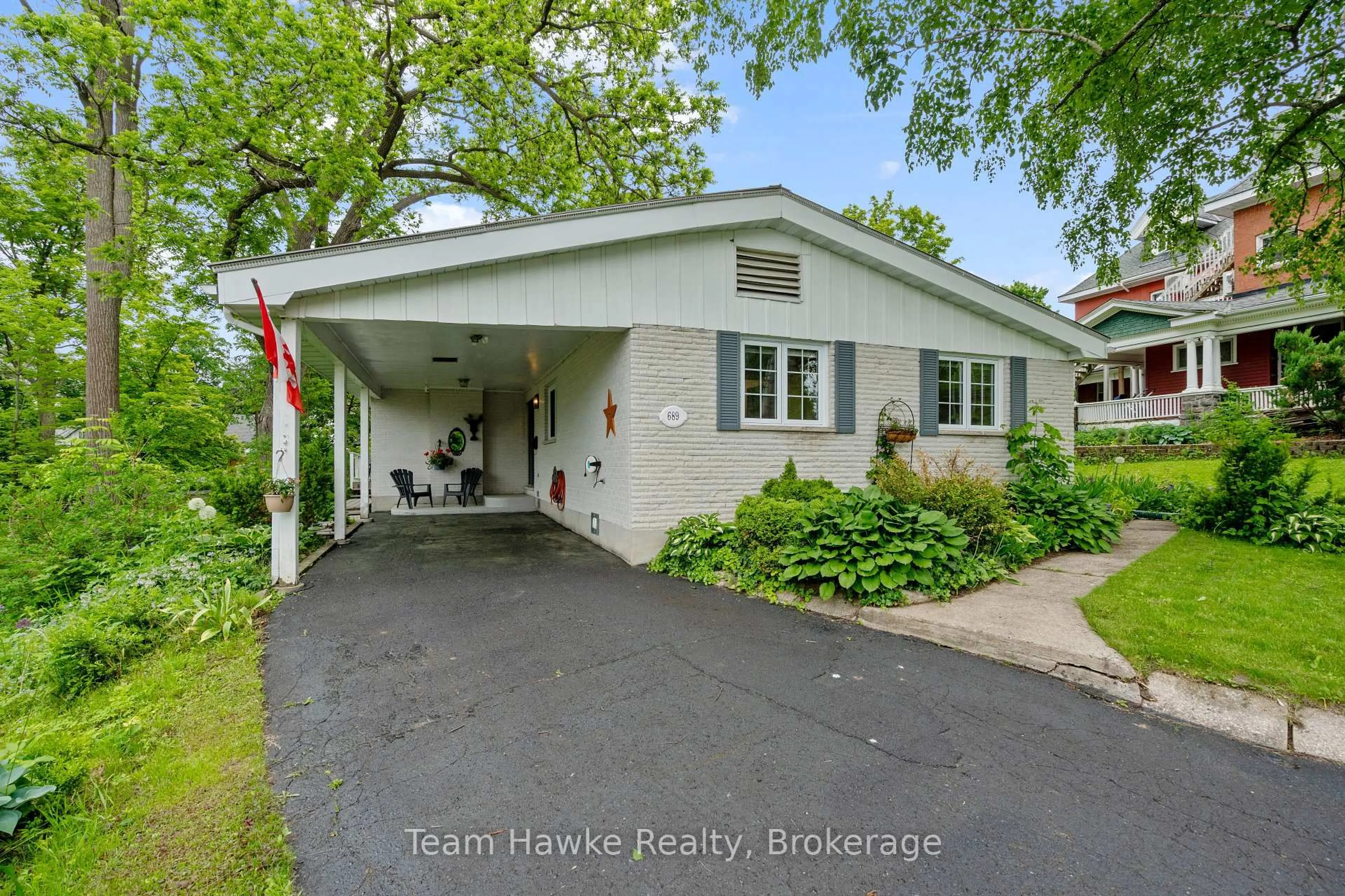 Unknown for 689 Dominion Ave, Midland Ontario L4R 1R9