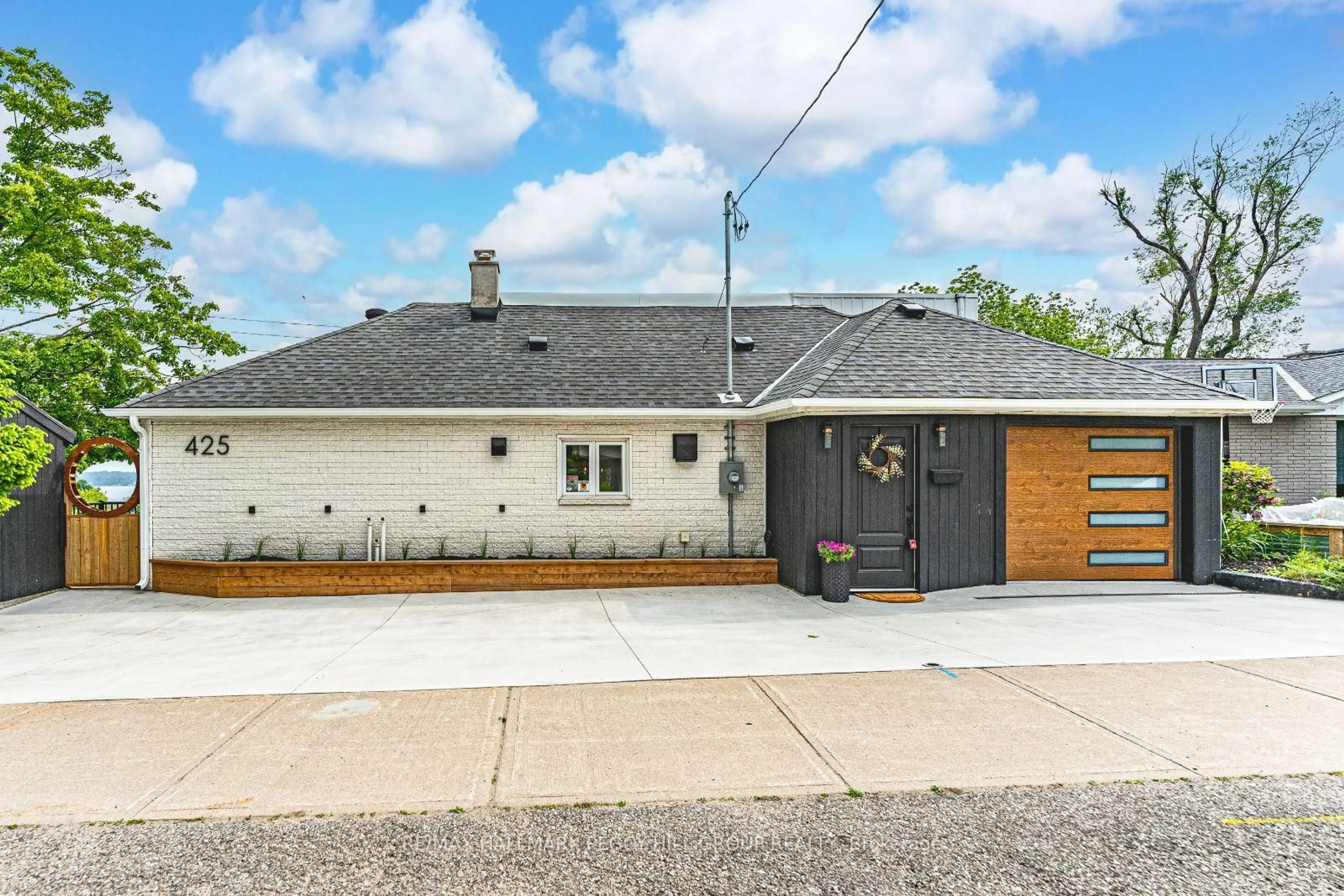 Unknown for 425 Codrington St, Barrie Ontario L4M 1S9