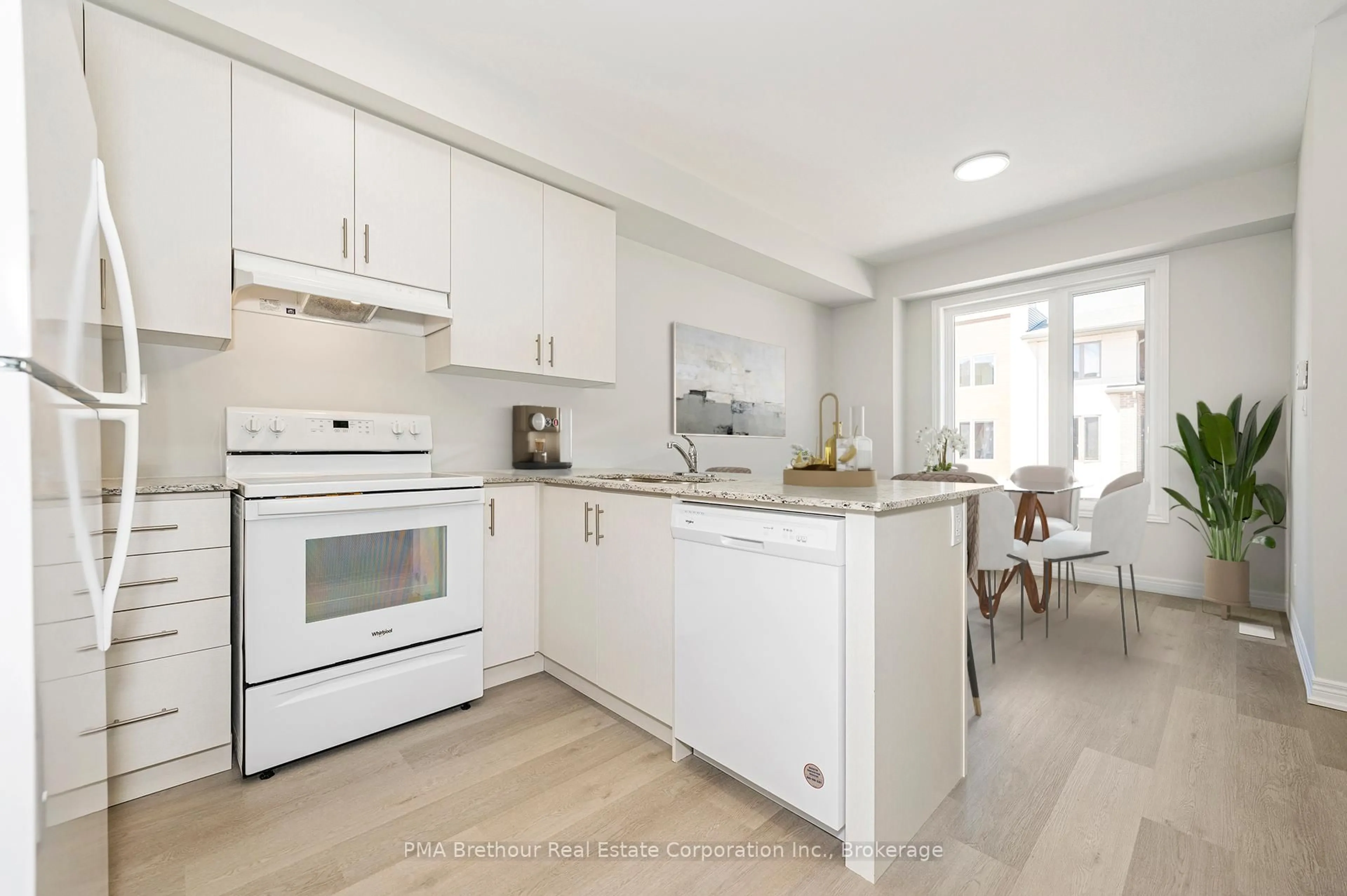Open concept kitchen, unknown for 11 Winters Cres, Collingwood Ontario L9Y 5T1