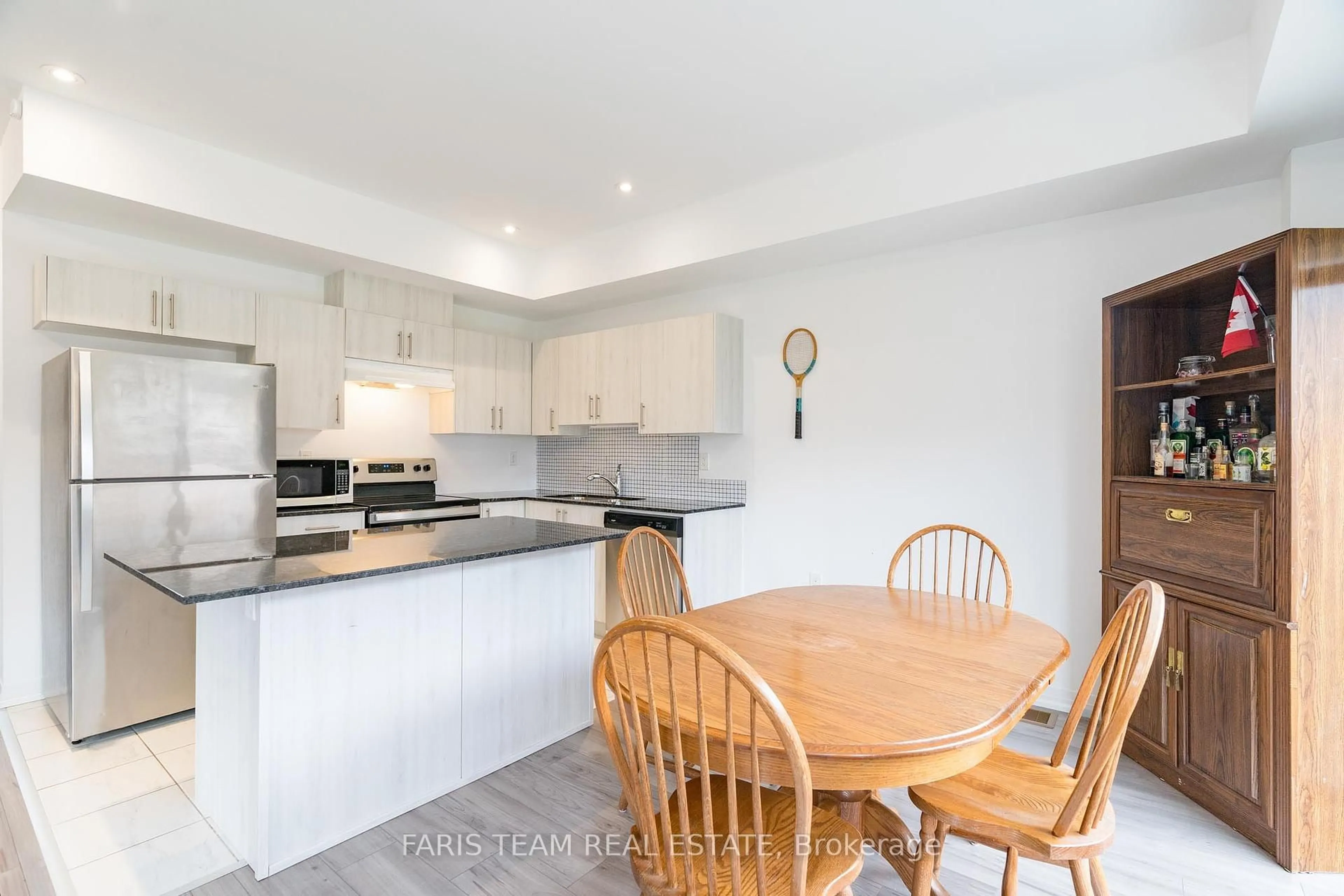 Standard kitchen, unknown for 97 Gateland Dr, Barrie Ontario L9J 0N2