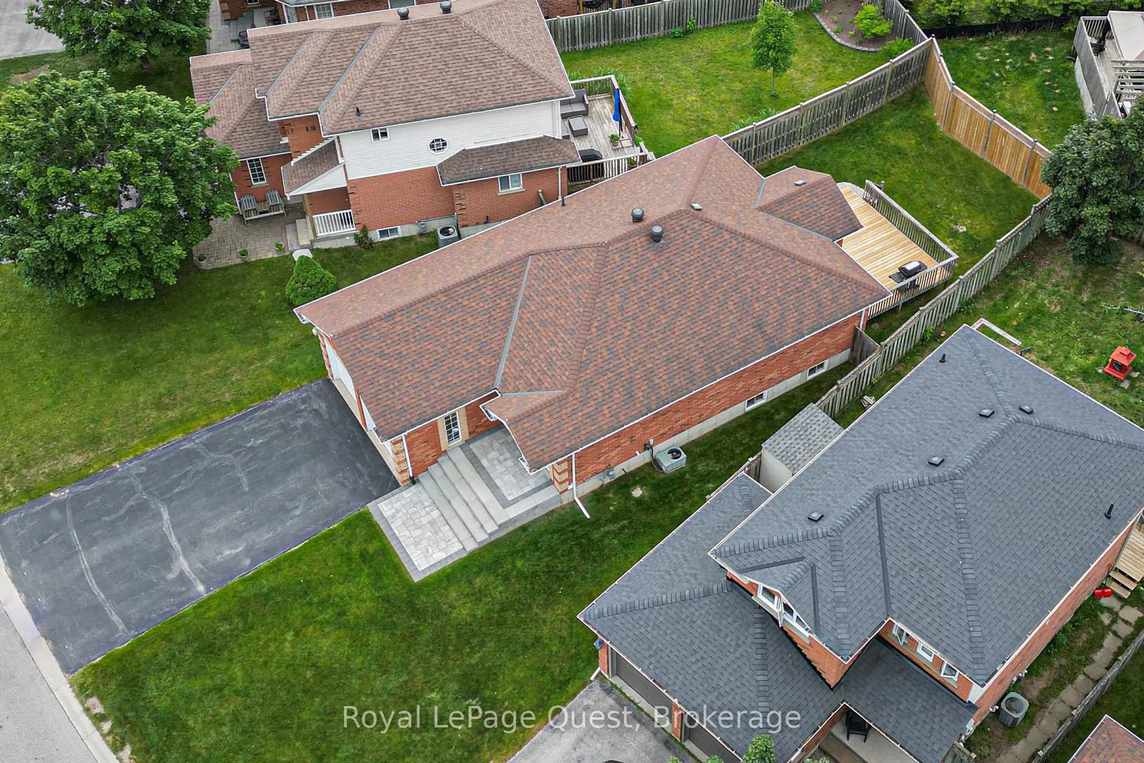 A pic from outside/outdoor area/front of a property/back of a property/a pic from drone, city buildings view from balcony for 62 Vanessa Dr, Orillia Ontario L3V 7X2