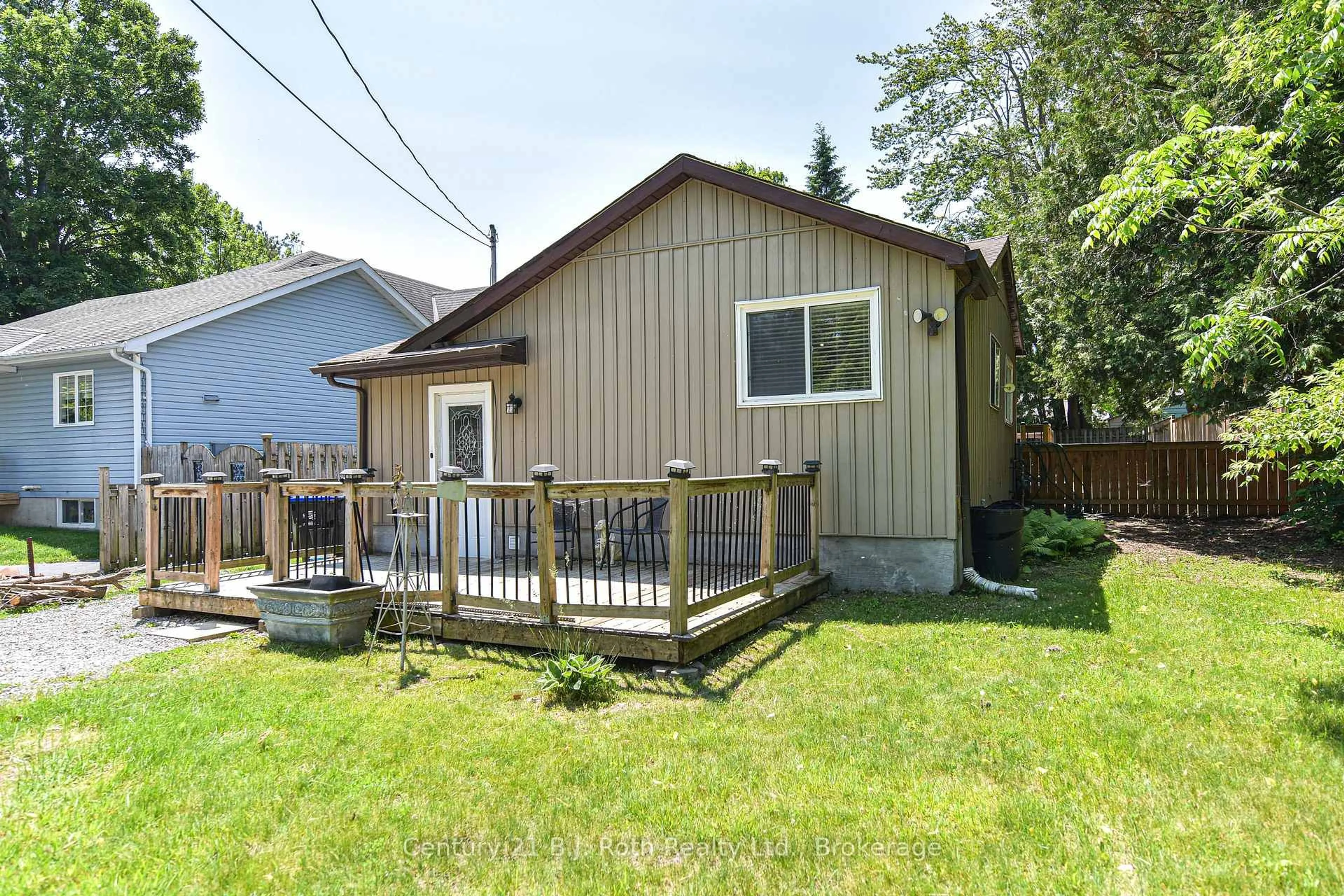 Patio, street for 3306 Knight Ave, Severn Ontario L3V 0V9