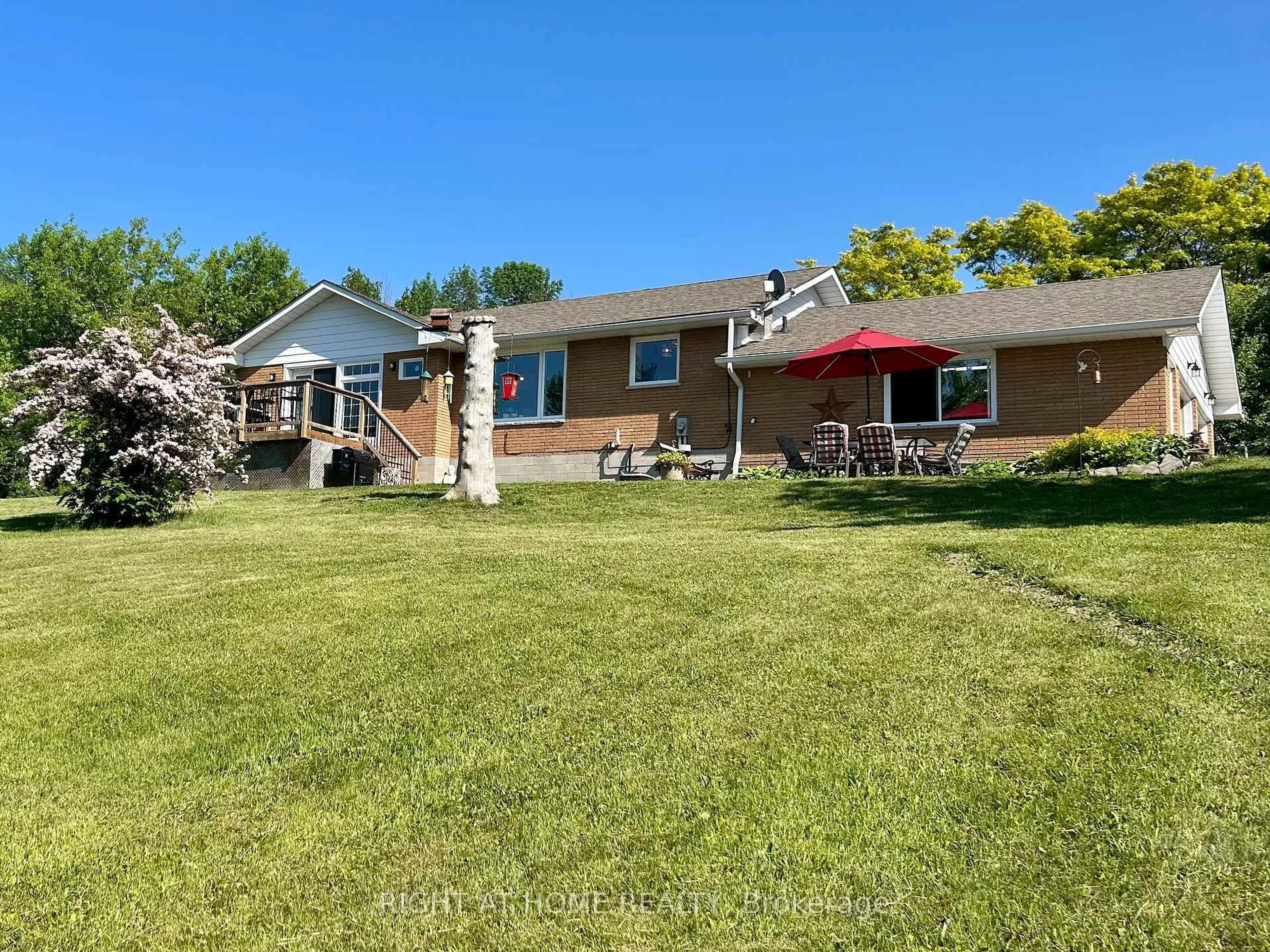 A pic from outside/outdoor area/front of a property/back of a property/a pic from drone, water/lake/river/ocean view for 2391 Rumney Rd, Tay Ontario L4R 4K3
