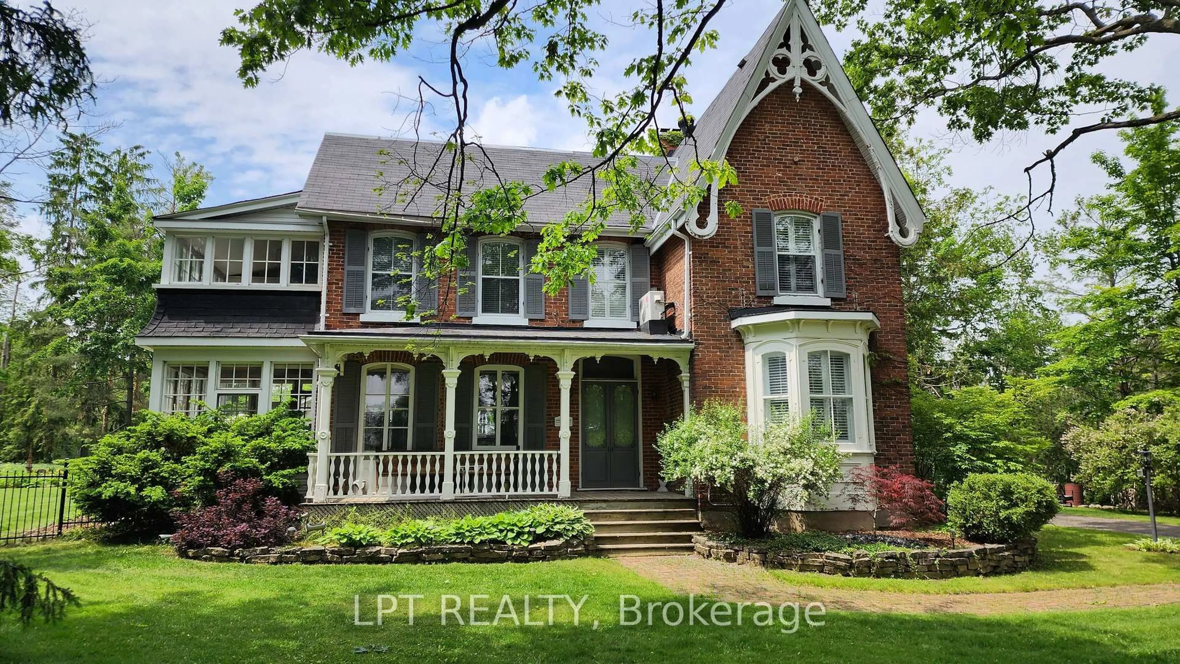 Home with brick exterior material, street for 126 Letitia St, Barrie Ontario L4N 1P5