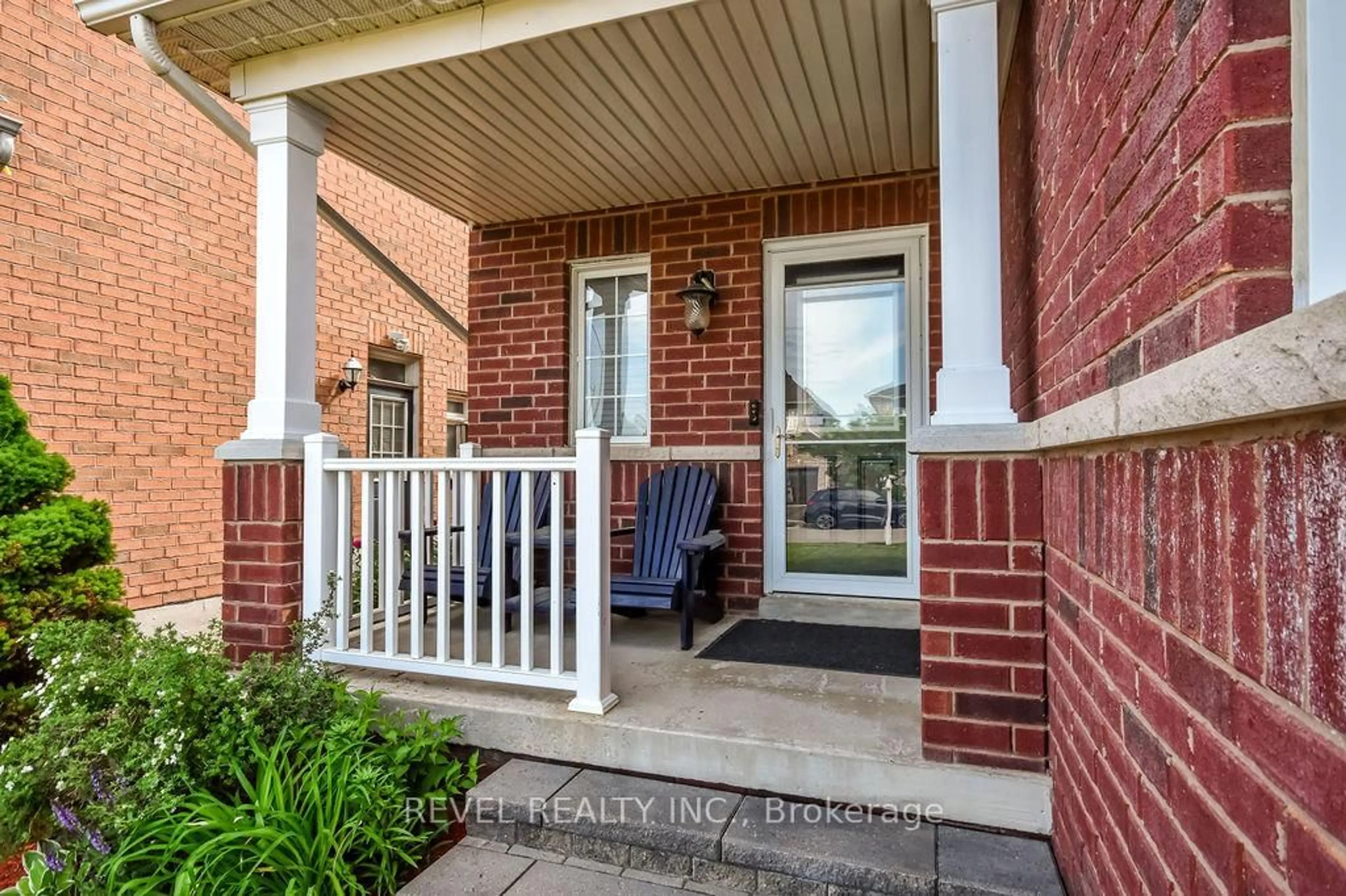 Indoor entryway for 27 Orleans Ave, Barrie Ontario L4M 0B6