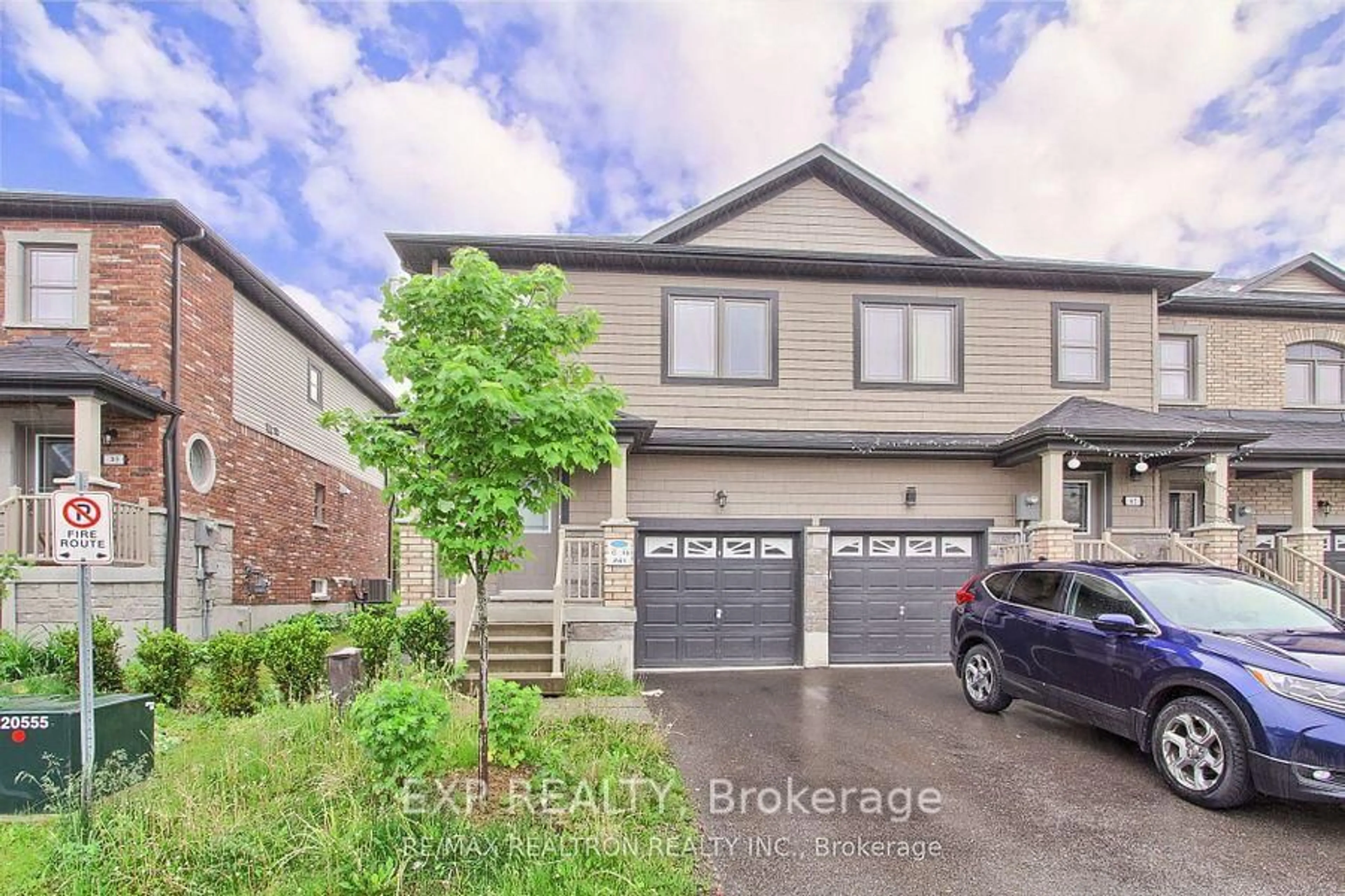 A pic from outside/outdoor area/front of a property/back of a property/a pic from drone, street for 41 Deneb, Barrie Ontario L4M 0K6