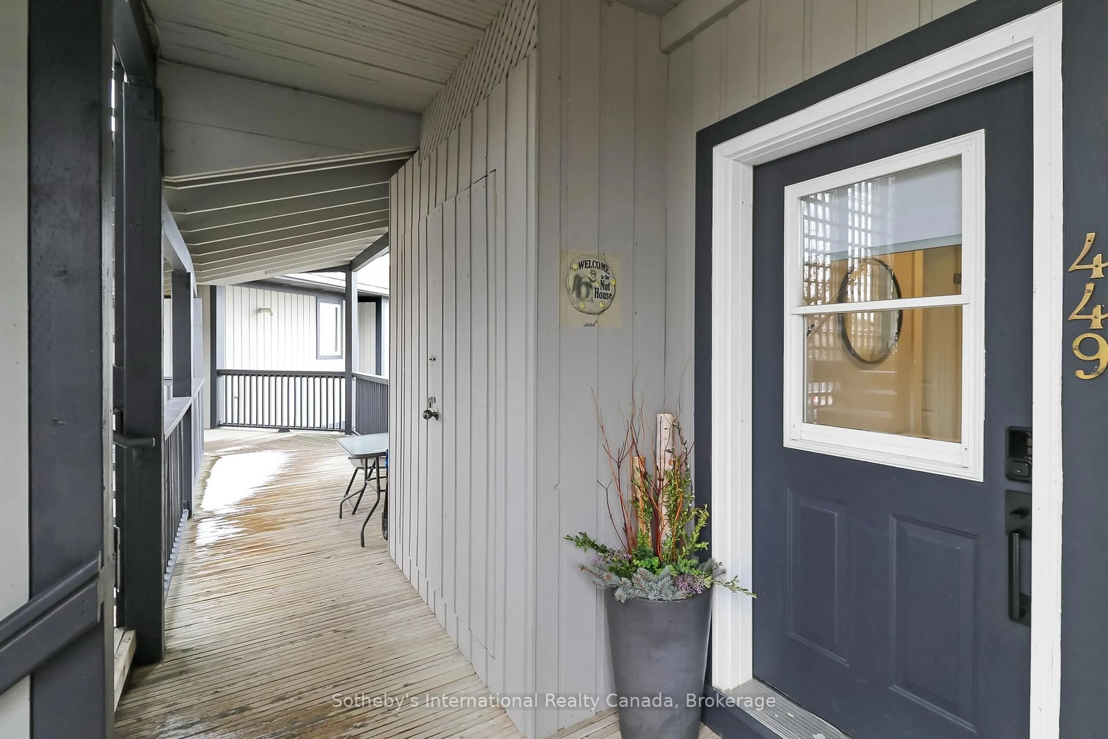 Indoor entryway for 449 Mariners Way, Collingwood Ontario L9Y 5C7