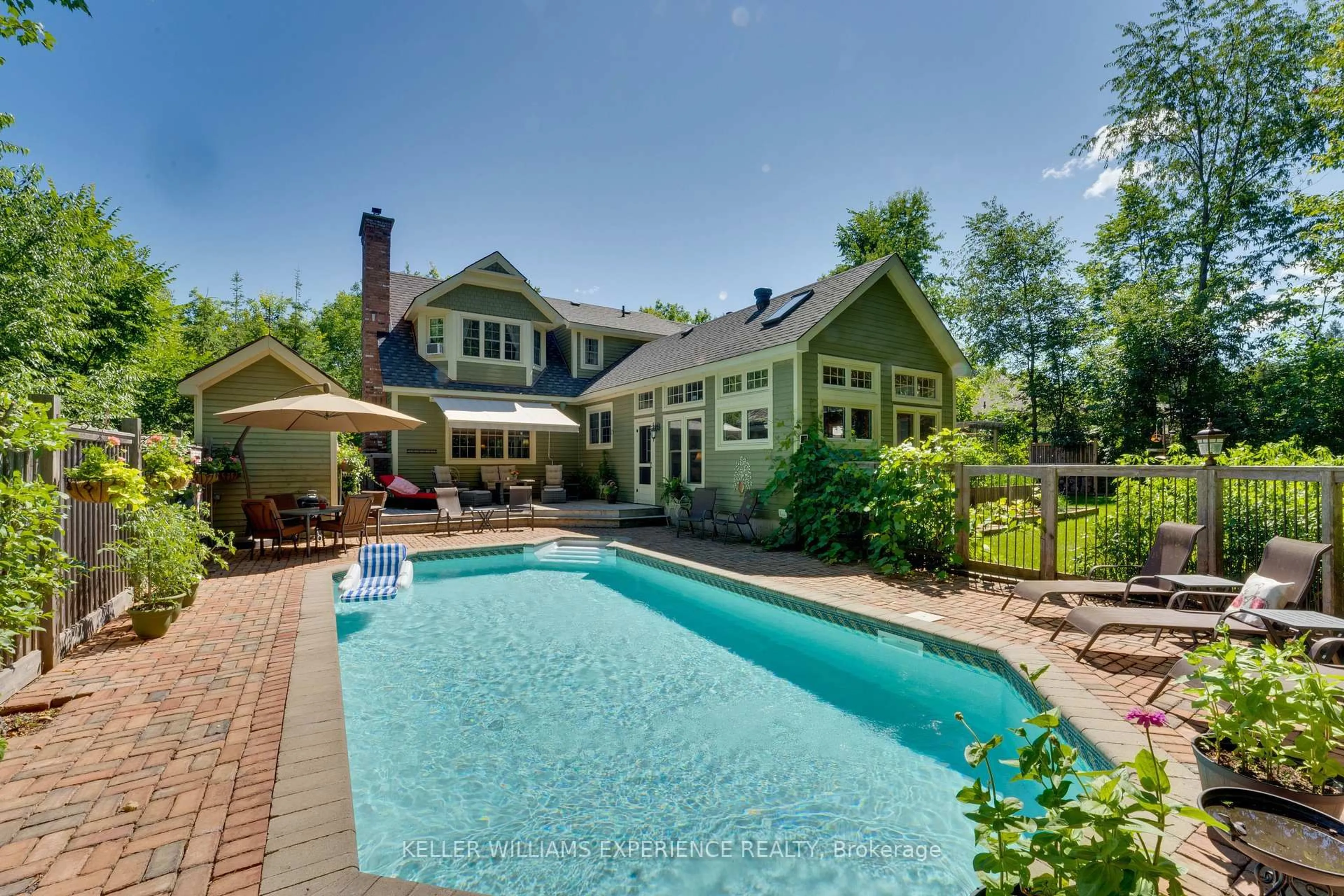 Pool for 26 Paddy Dunn's Circ, Springwater Ontario L9X 0T1