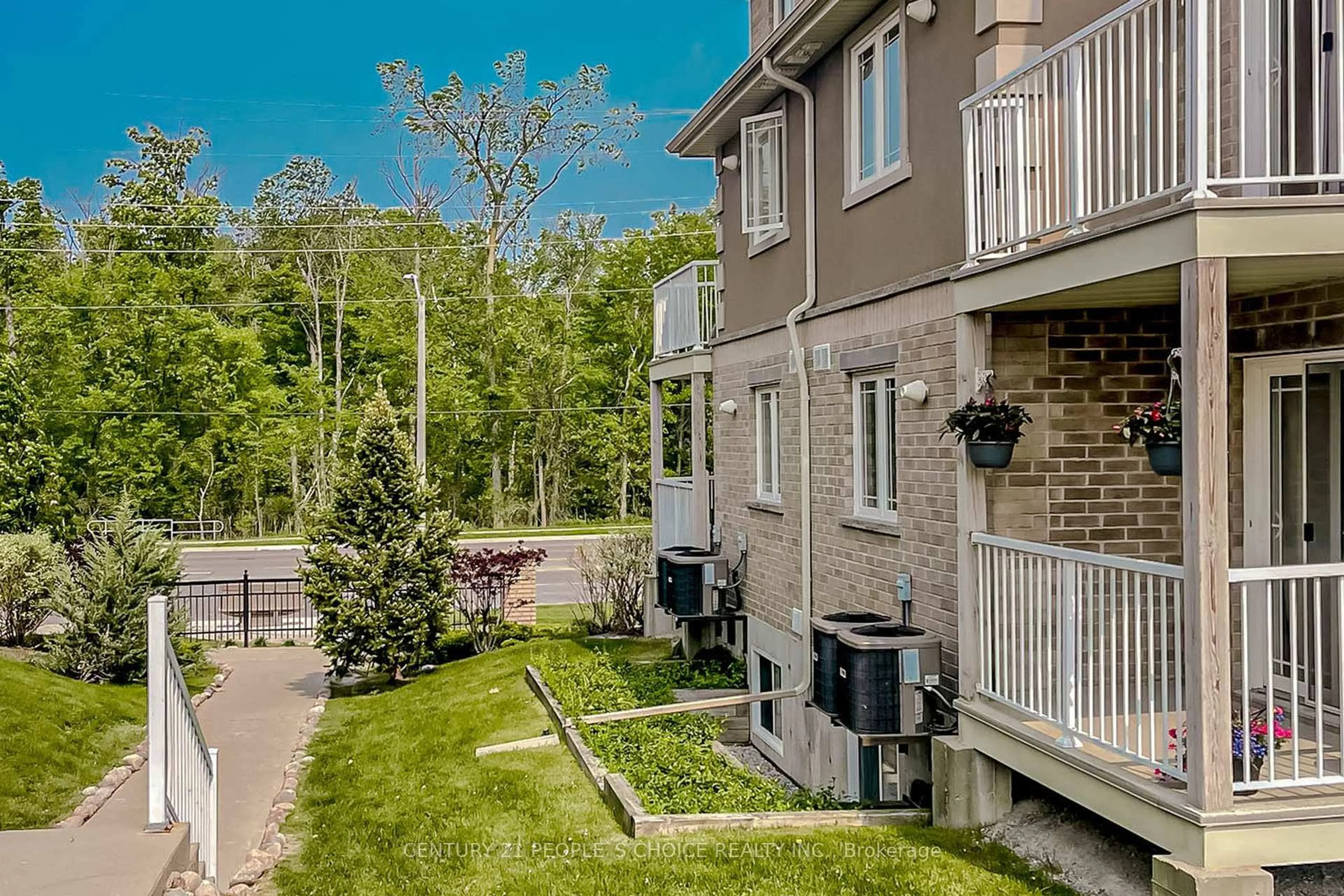 Patio, street for 408 Veterans Dr #3, Barrie Ontario L4N 9G9