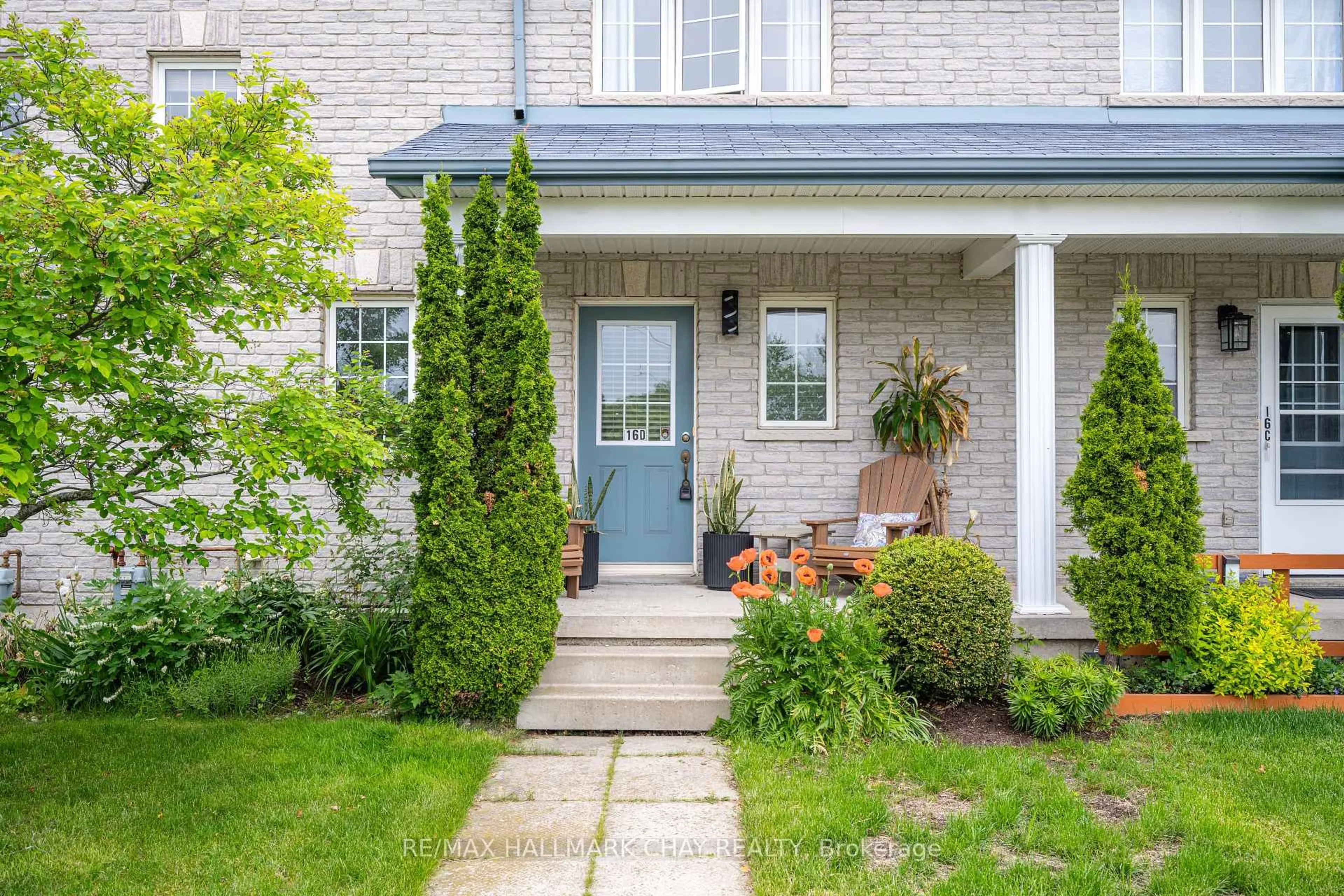 Home with brick exterior material, street for 16 Marsellus Dr #D, Barrie Ontario L4N 0Y4