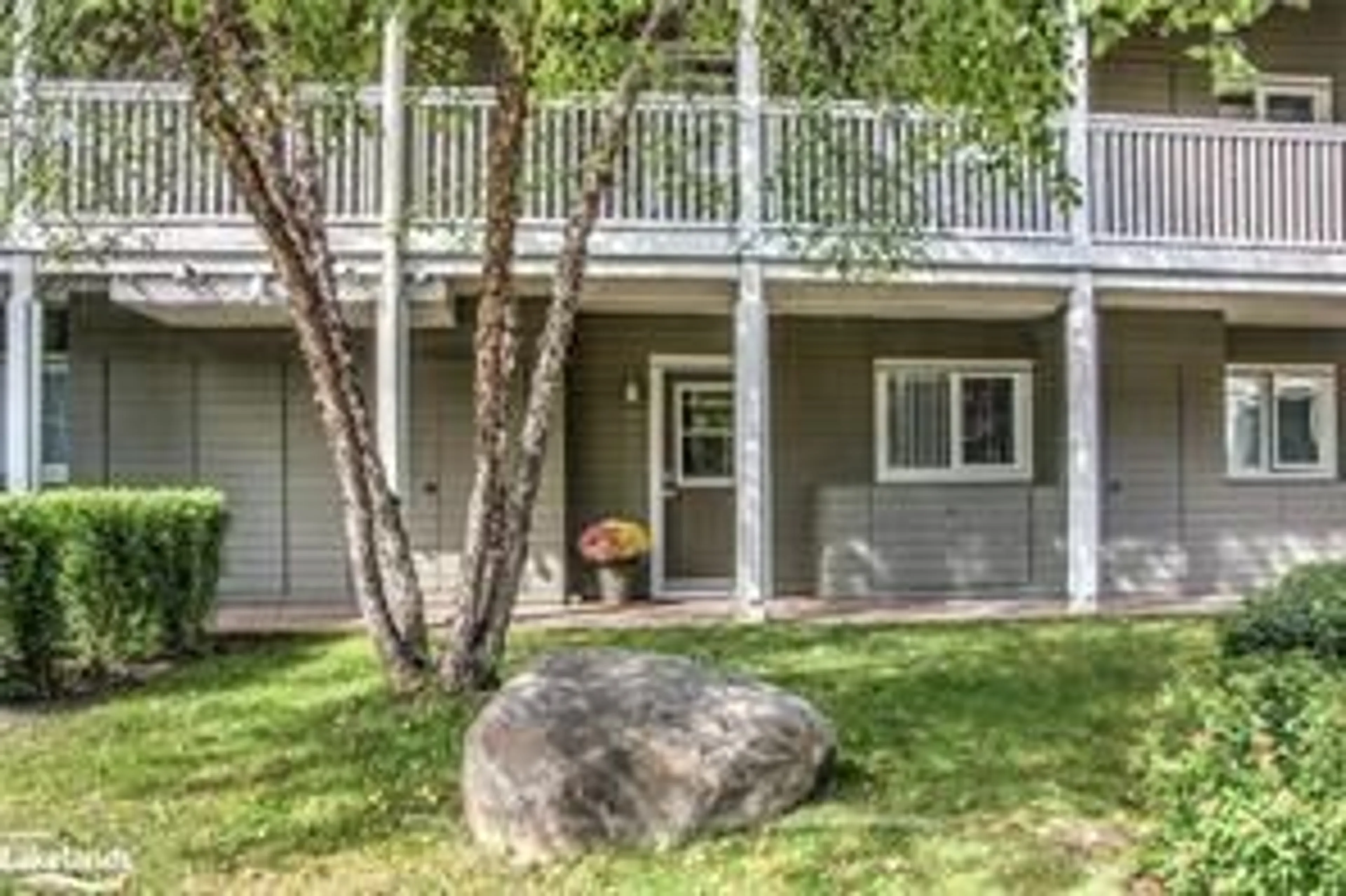 Patio, unknown for 933 Cedar Pointe Crt, Collingwood Ontario L9Y 5C7