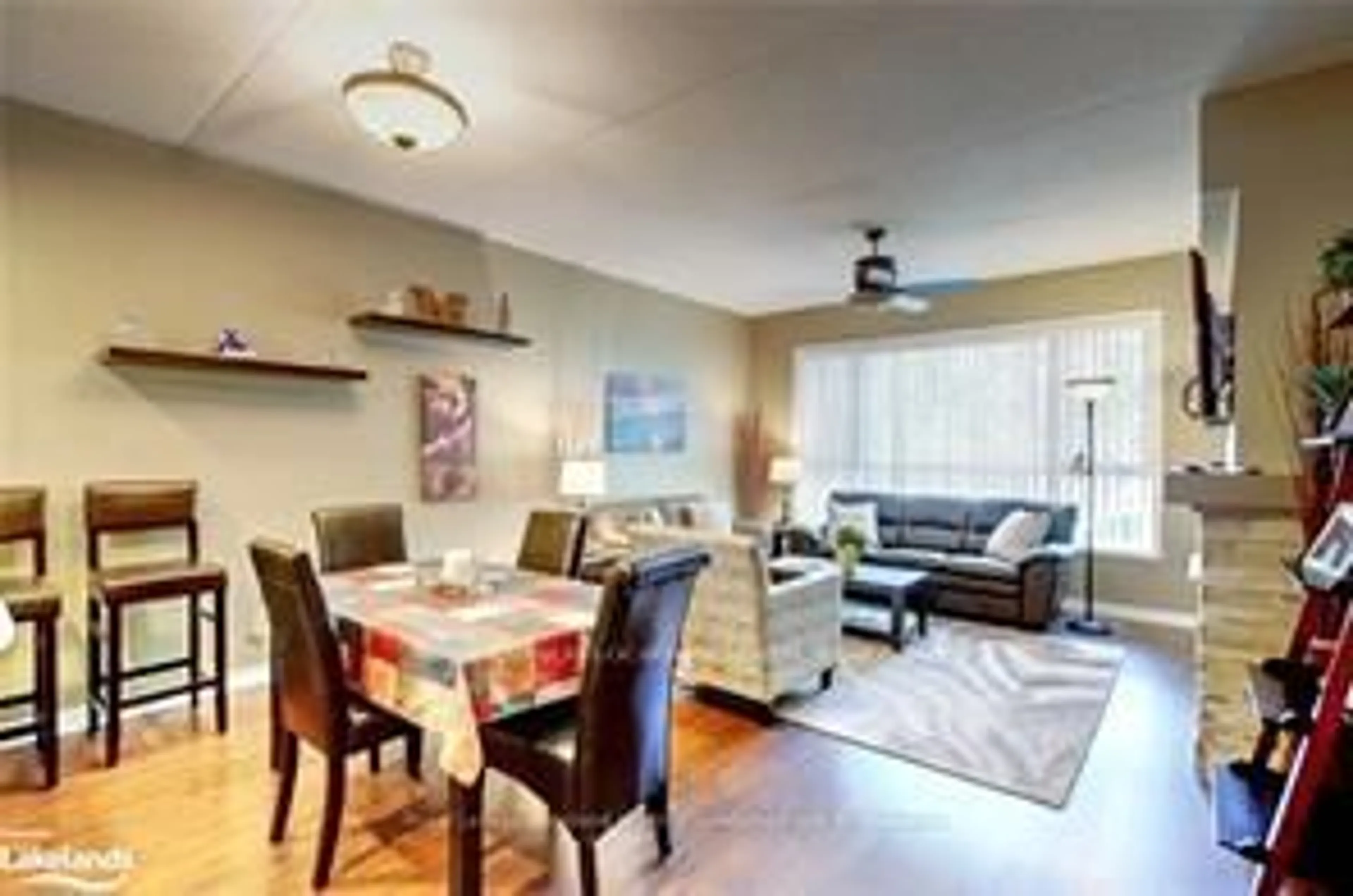 Living room with furniture, unknown for 933 Cedar Pointe Crt, Collingwood Ontario L9Y 5C7