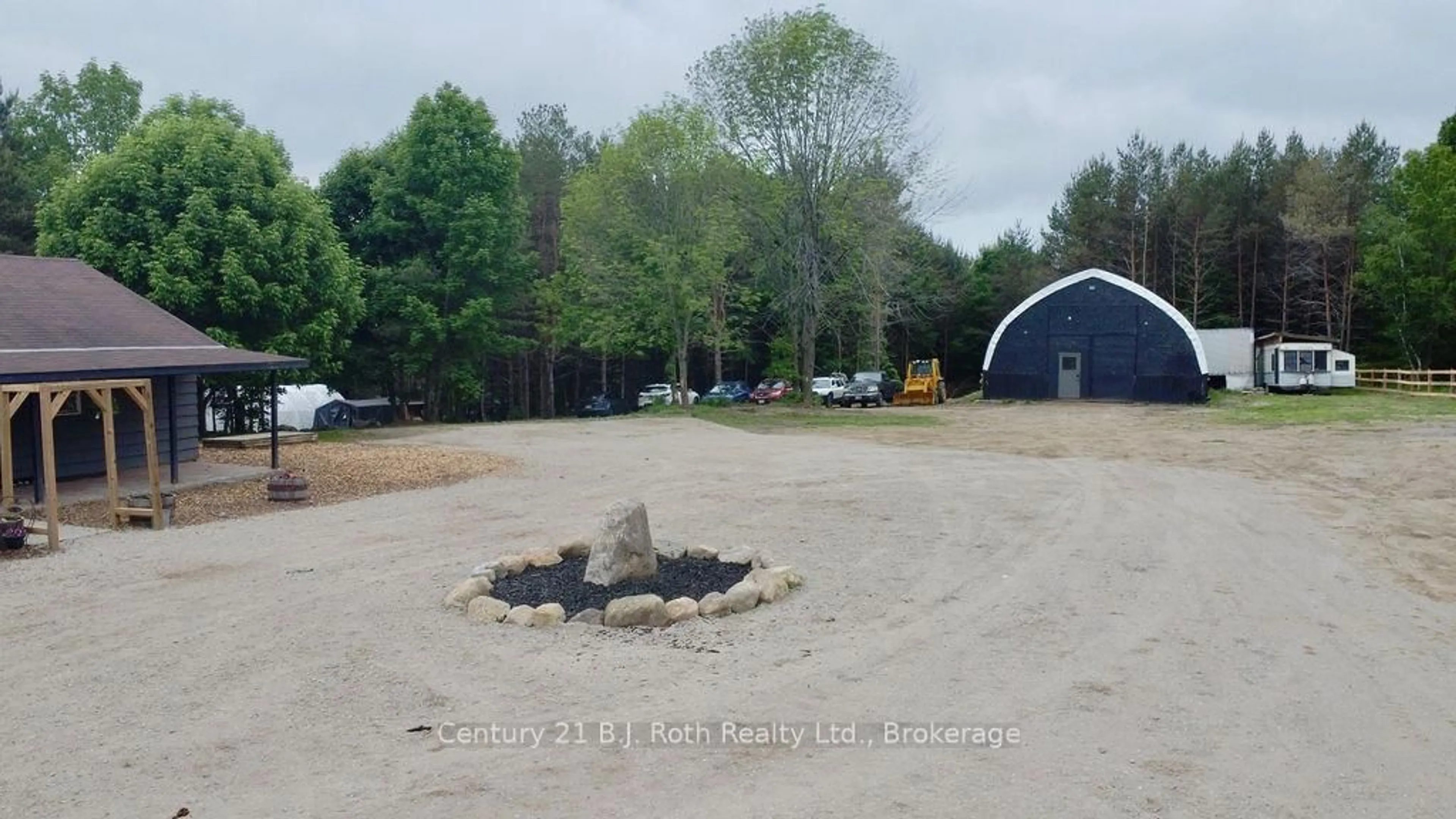 A pic from outside/outdoor area/front of a property/back of a property/a pic from drone, building for 2286 Flos Ten Rd, Springwater Ontario L0L 1P0