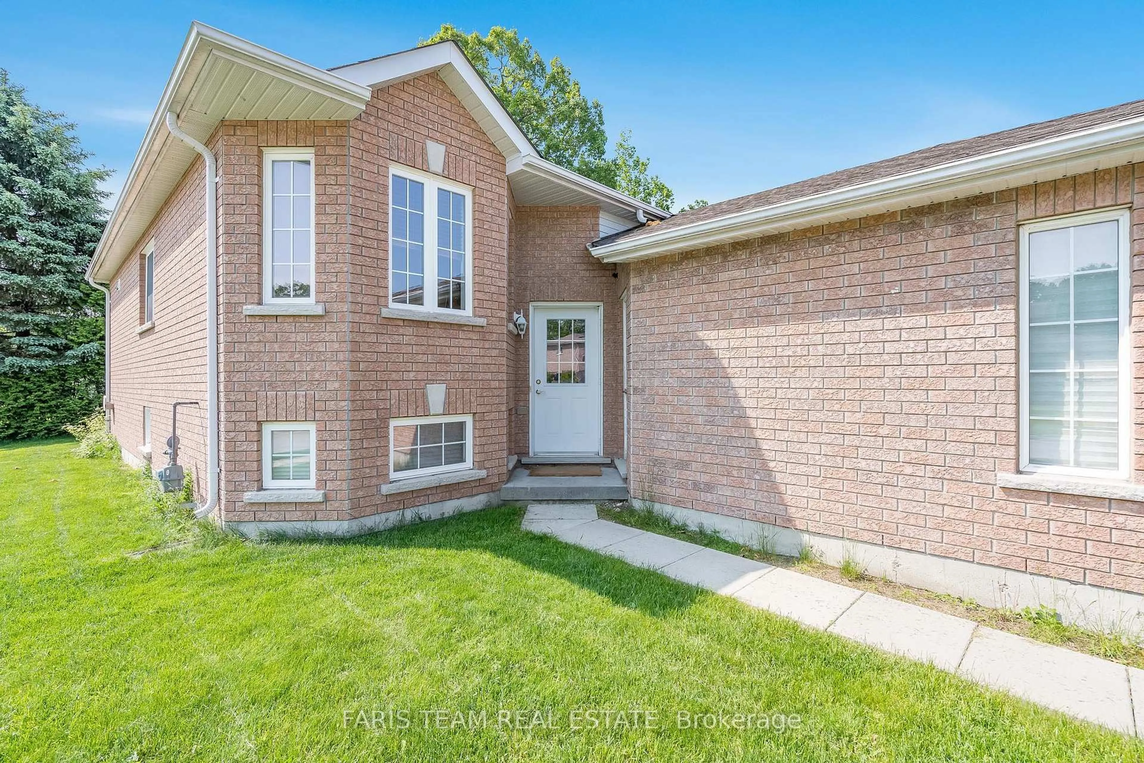 Home with brick exterior material, street for 168 Griffin St, Midland Ontario L4R 5A7