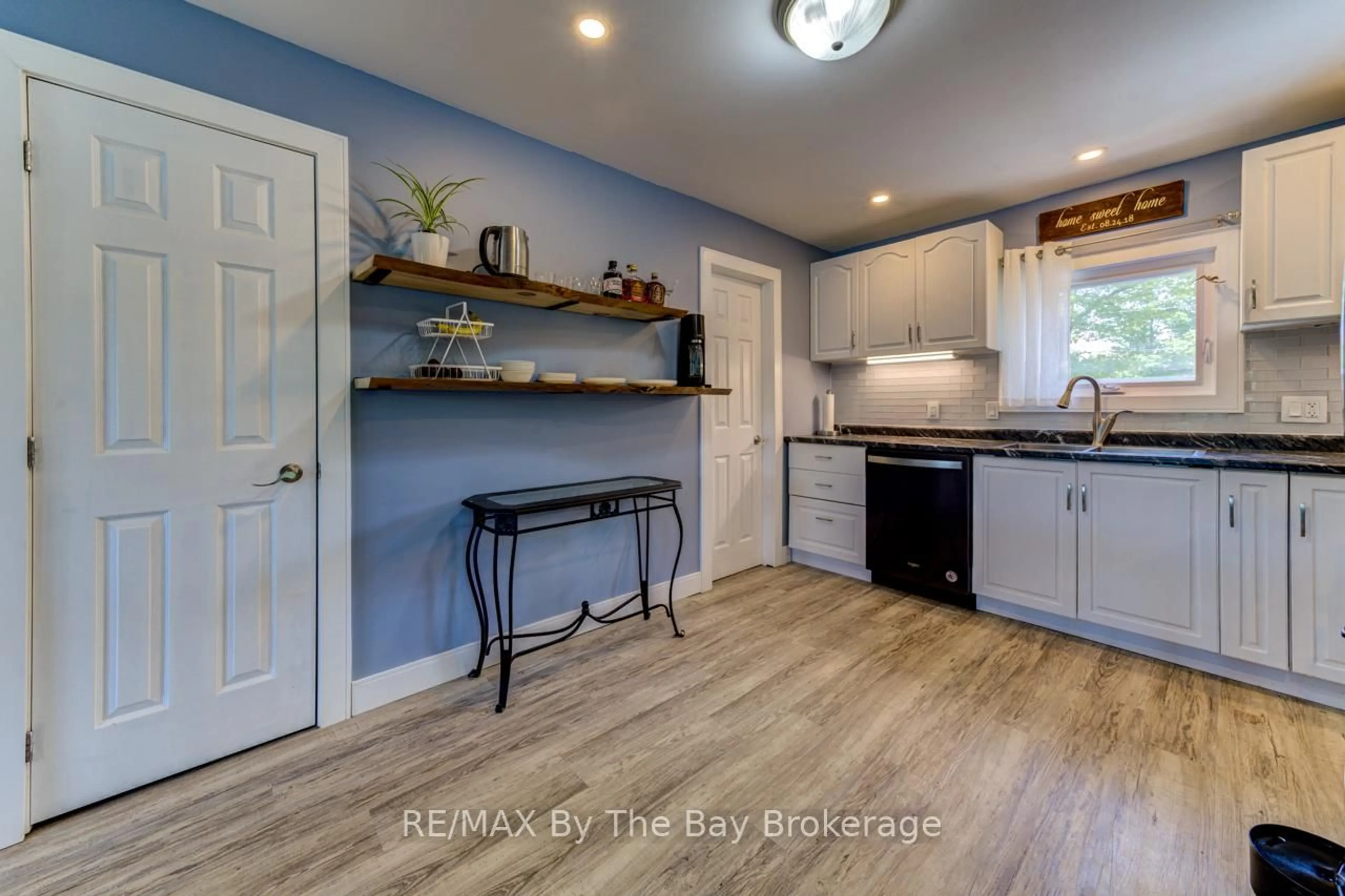 Open concept kitchen, unknown for 1250 River Rd, Wasaga Beach Ontario L9Z 2W6