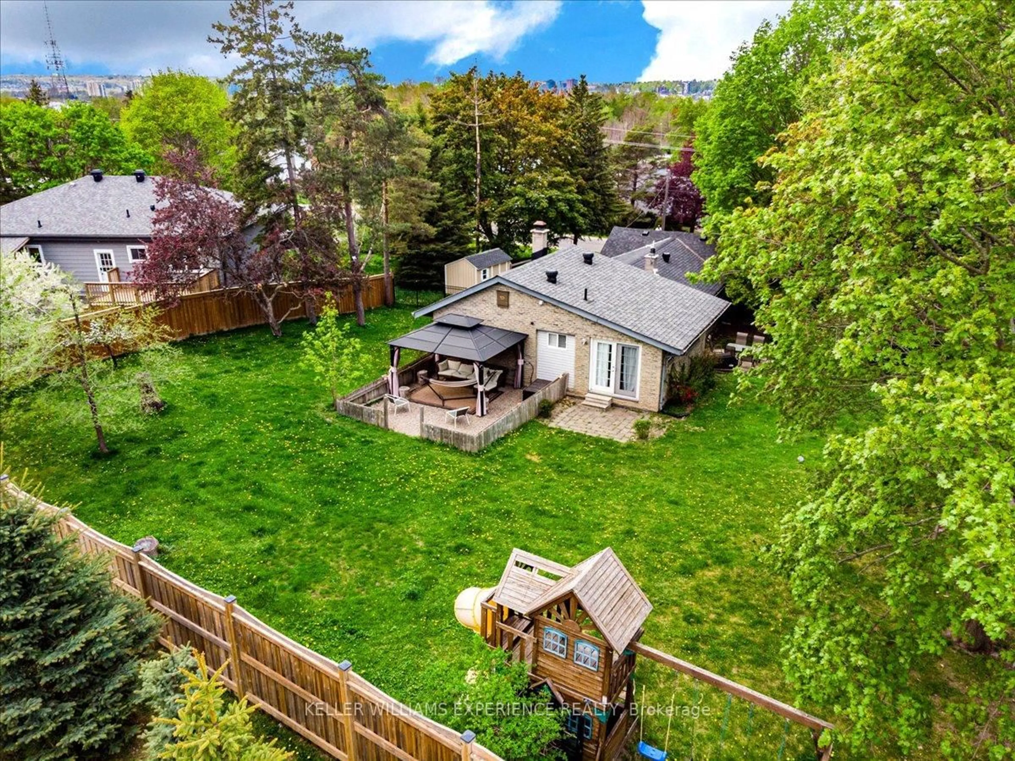 A pic from outside/outdoor area/front of a property/back of a property/a pic from drone, unknown for 211 Foster Dr, Barrie Ontario L4N 3X9