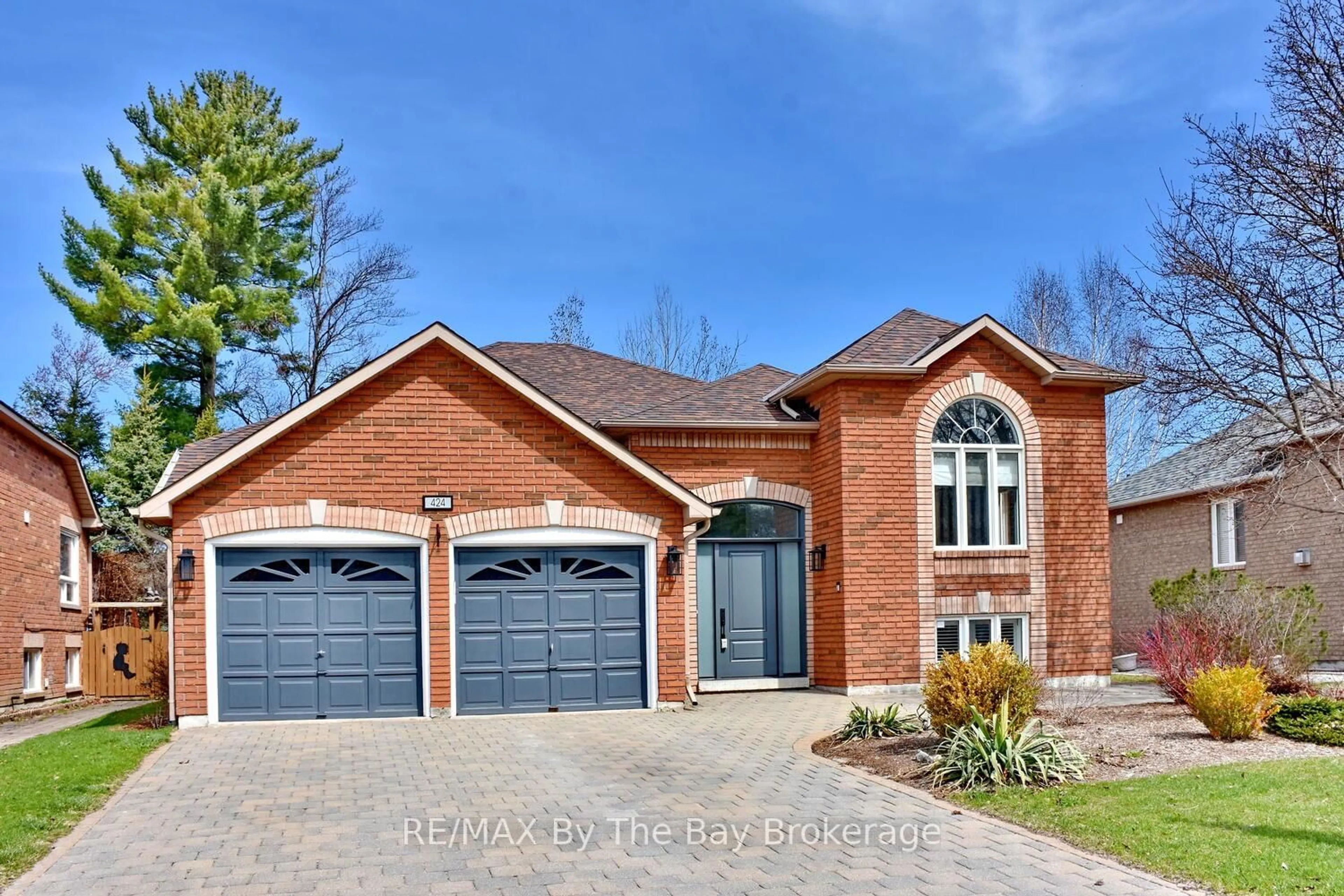 Home with brick exterior material, unknown for 424 Ramblewood Dr, Wasaga Beach Ontario L9Z 1P3