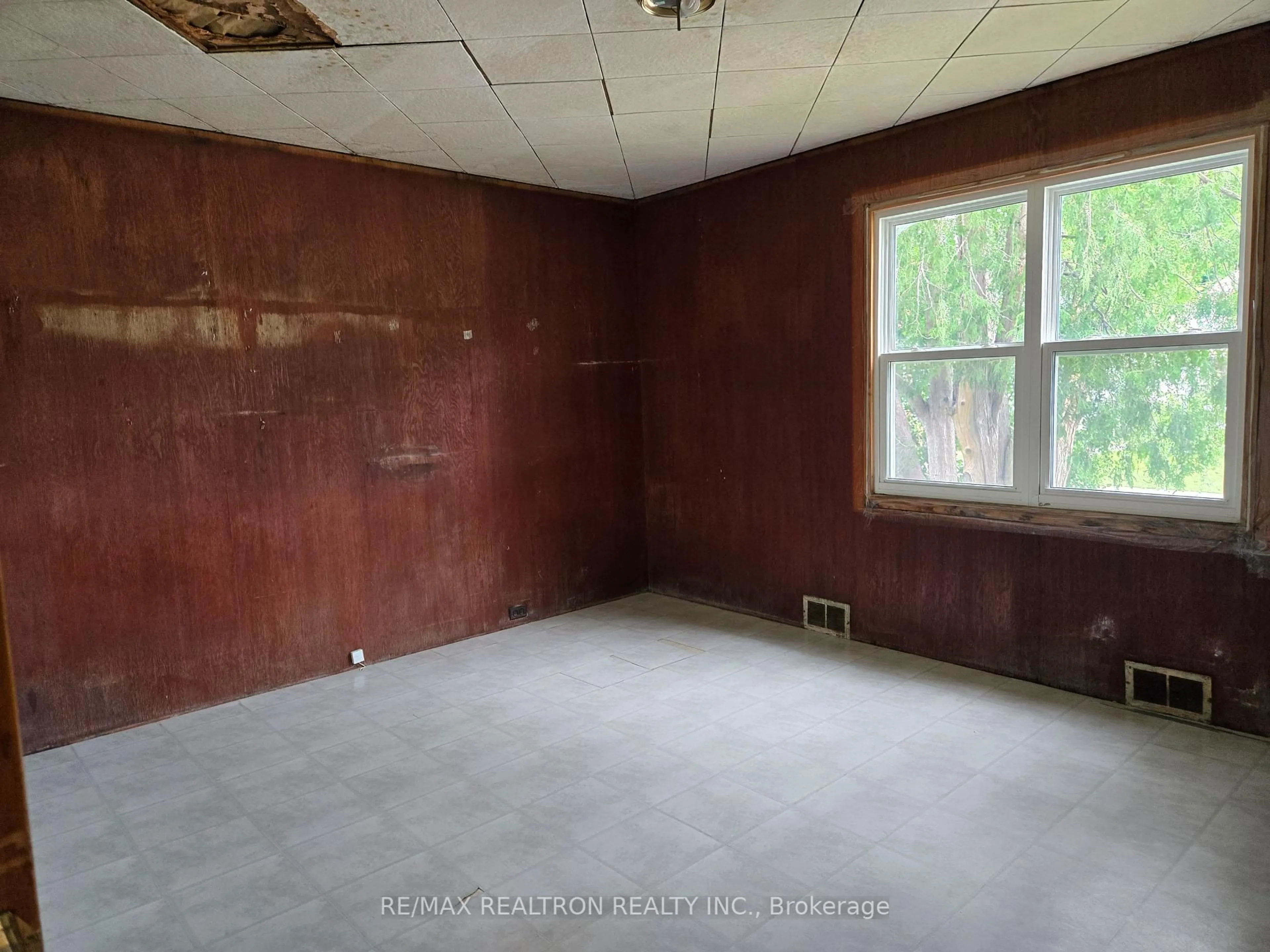 A pic of a room for 81 Dufferin St, Orillia Ontario L3V 5S7