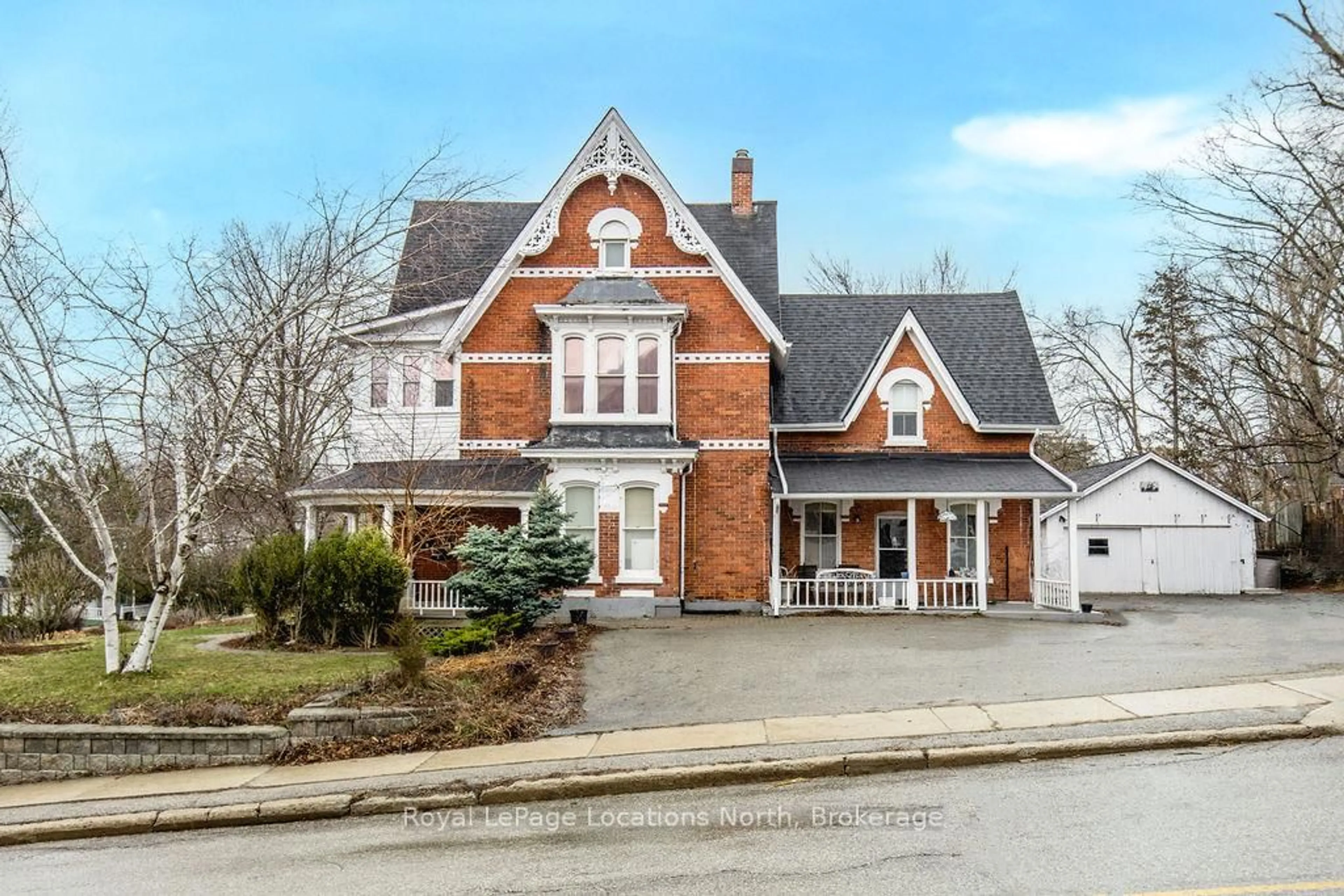 Home with brick exterior material, street for 3 Peel St, Barrie Ontario L4M 3K7