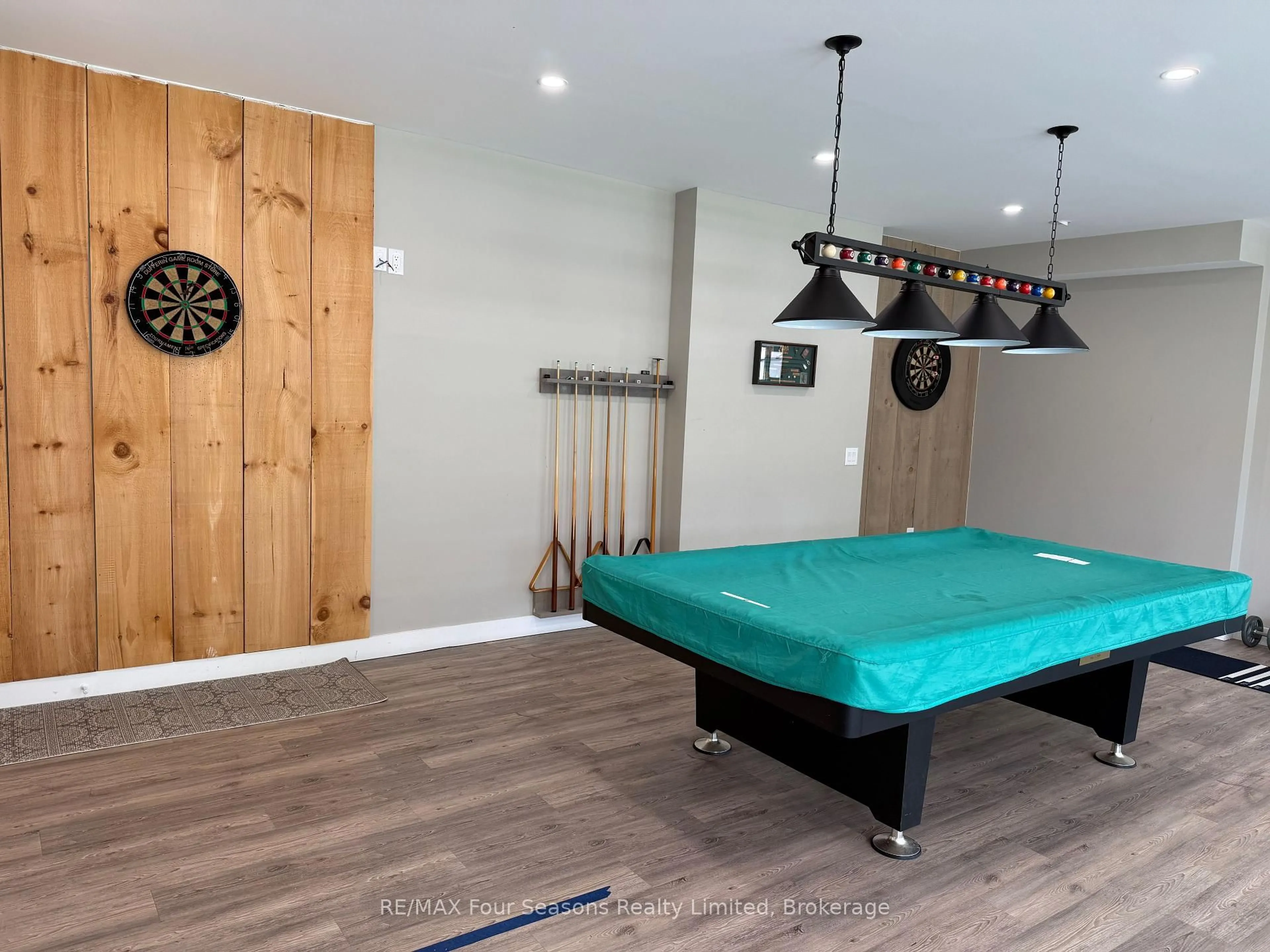A pic of a room for 172 Eighth St #316, Collingwood Ontario L9Y 4T2