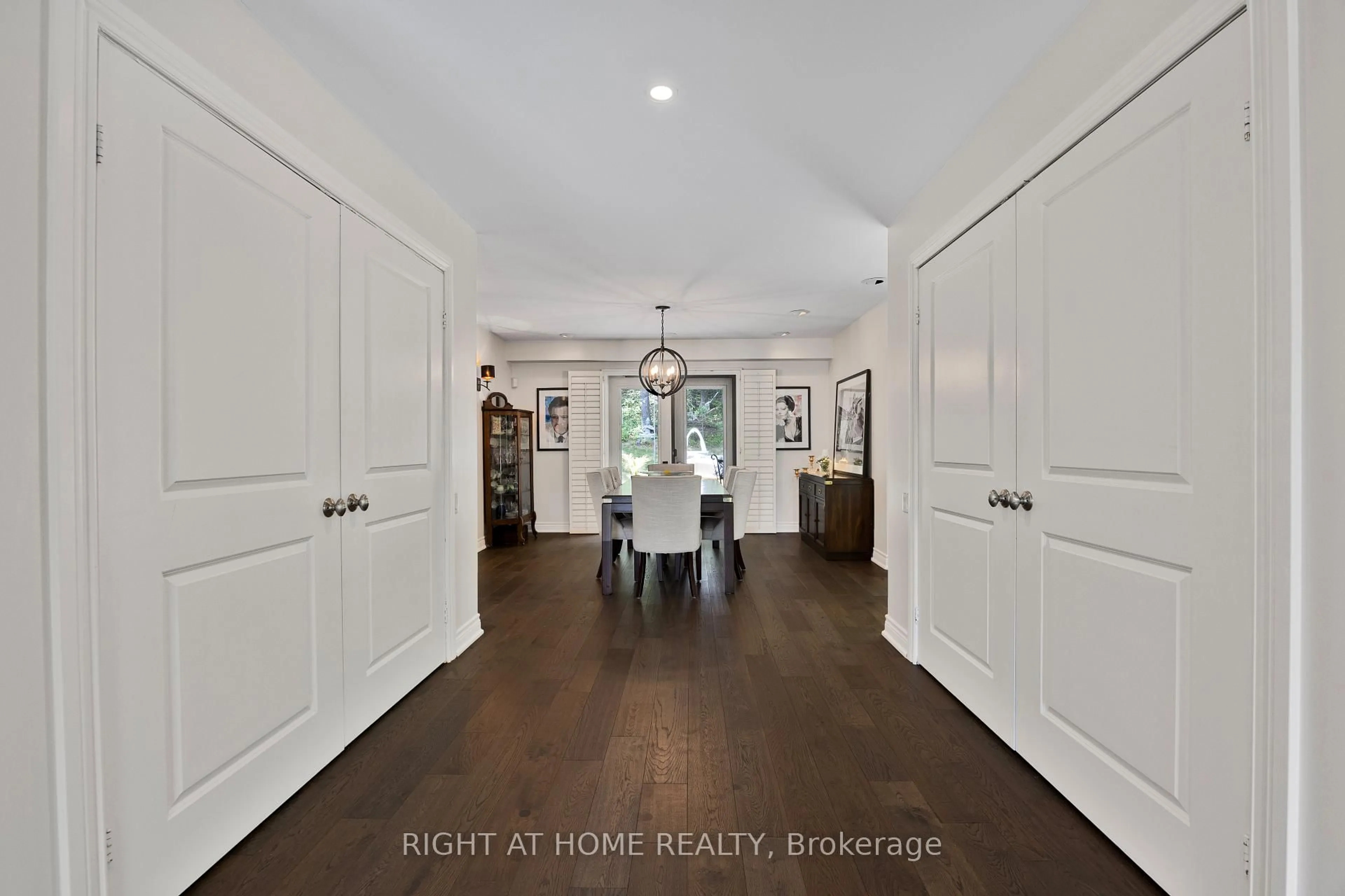 Indoor entryway for 30 Pooles Rd, Springwater Ontario L0L 1X0