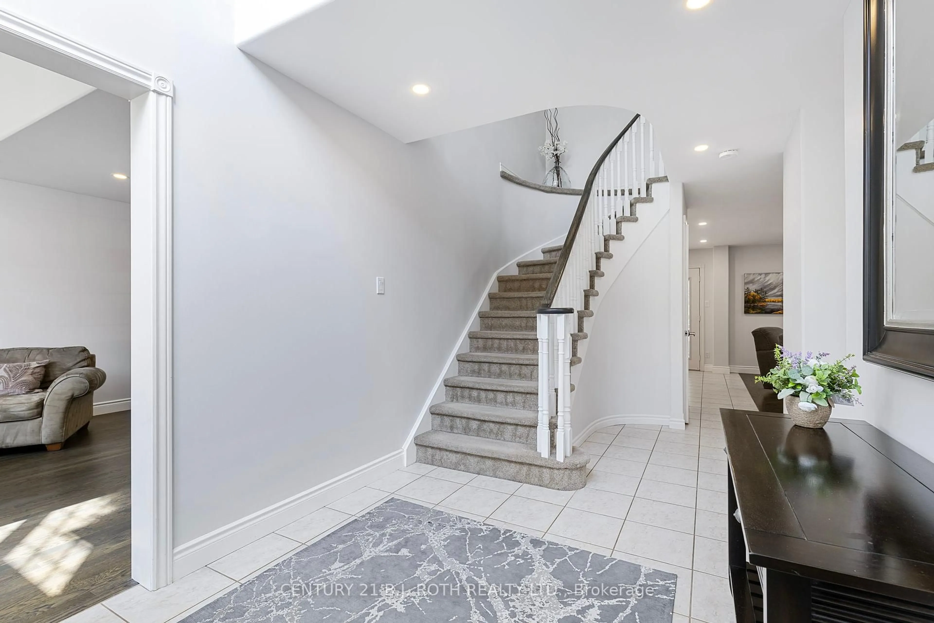 Stairs for 48 Crimson Ridge Rd, Barrie Ontario L4N 9S1
