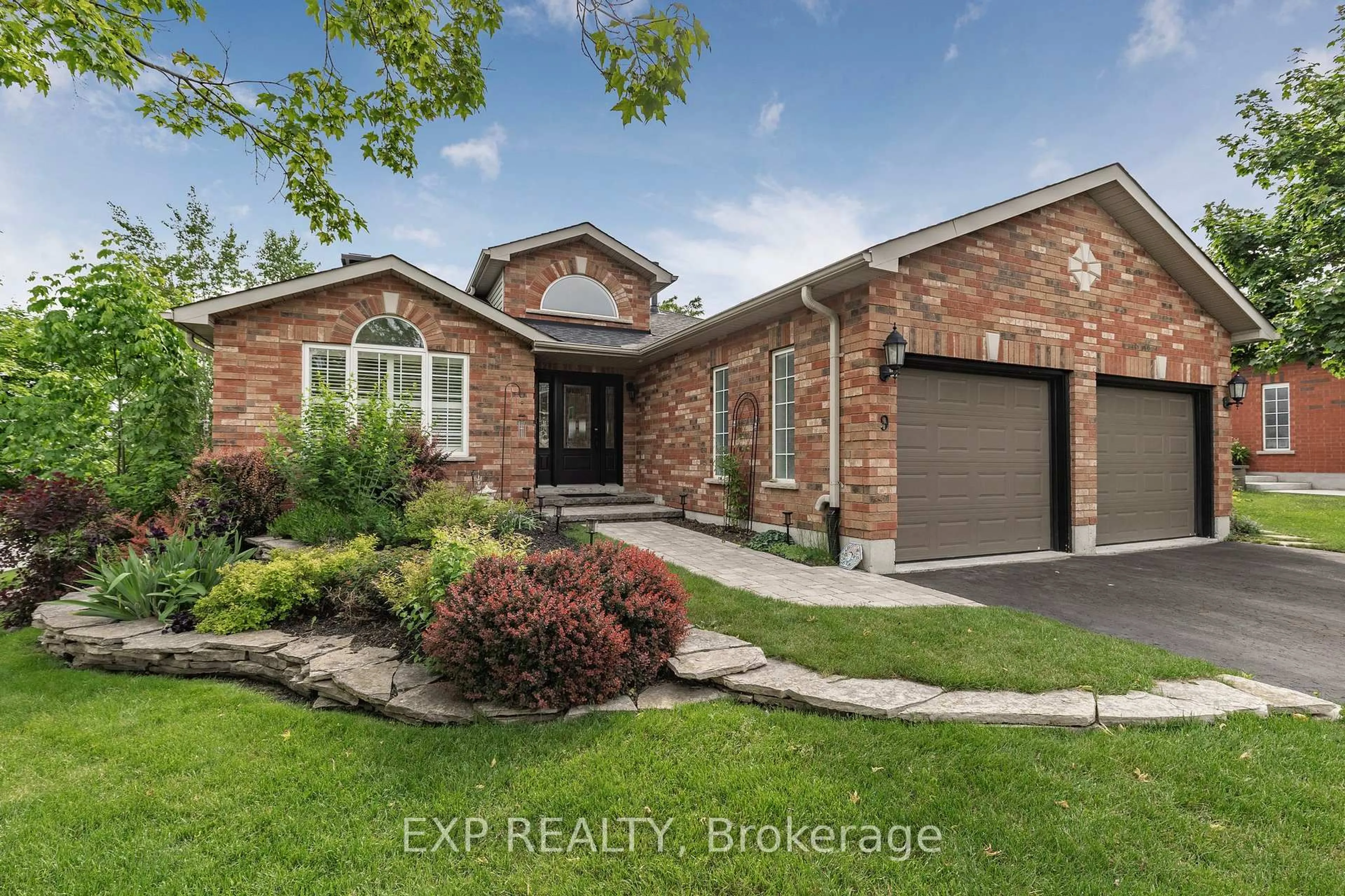 Home with brick exterior material, street for 9 Pacific Ave, Barrie Ontario L4M 7E7