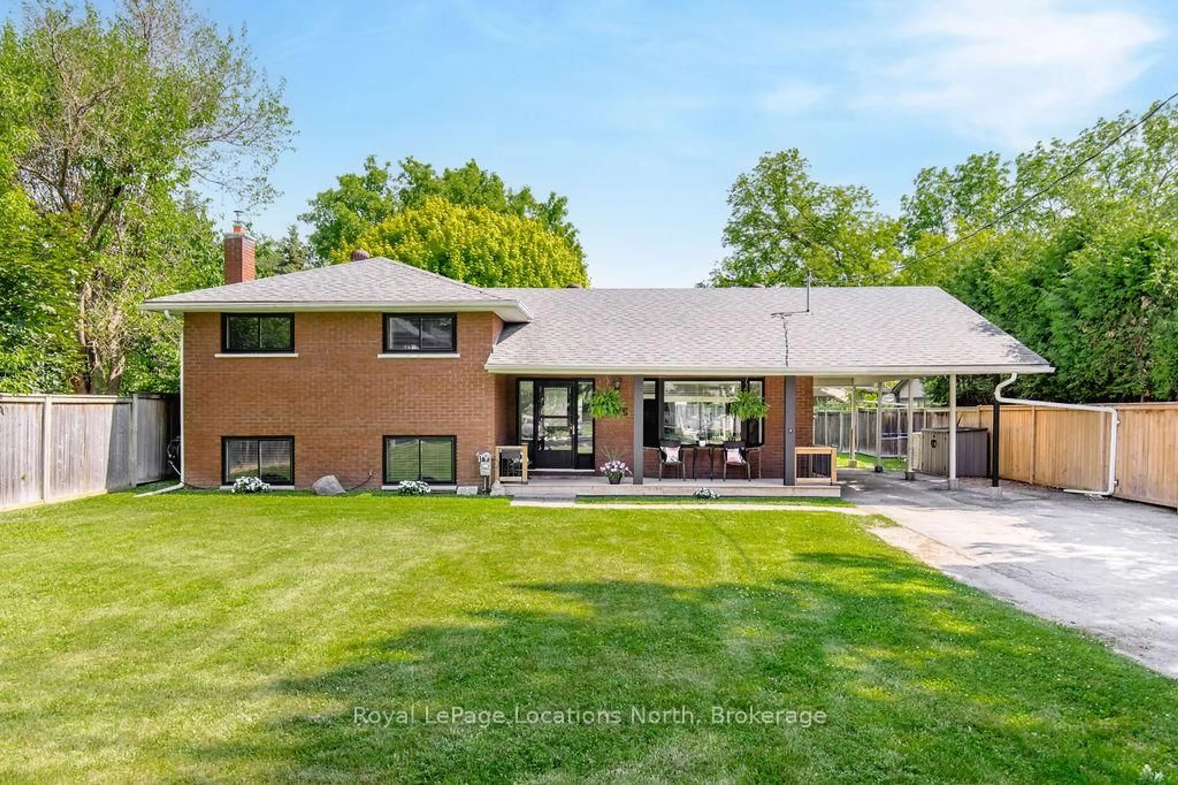 Home with brick exterior material, street for 286 Sixth St, Collingwood Ontario L9Y 1Z5