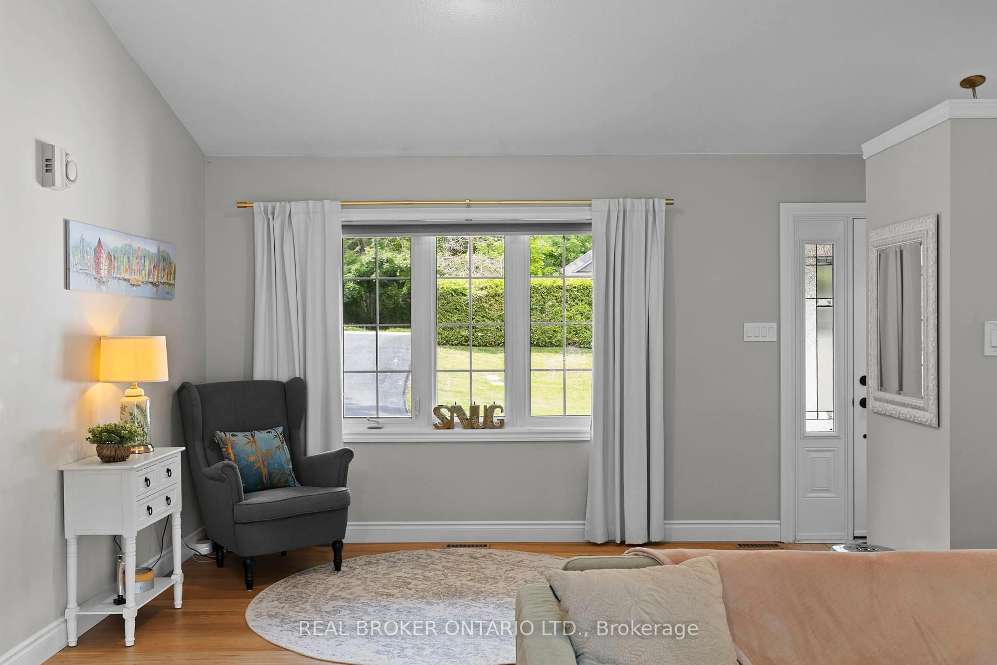 Living room with furniture, unknown for 29 Nordic Tr, Oro-Medonte Ontario L0L 2L0