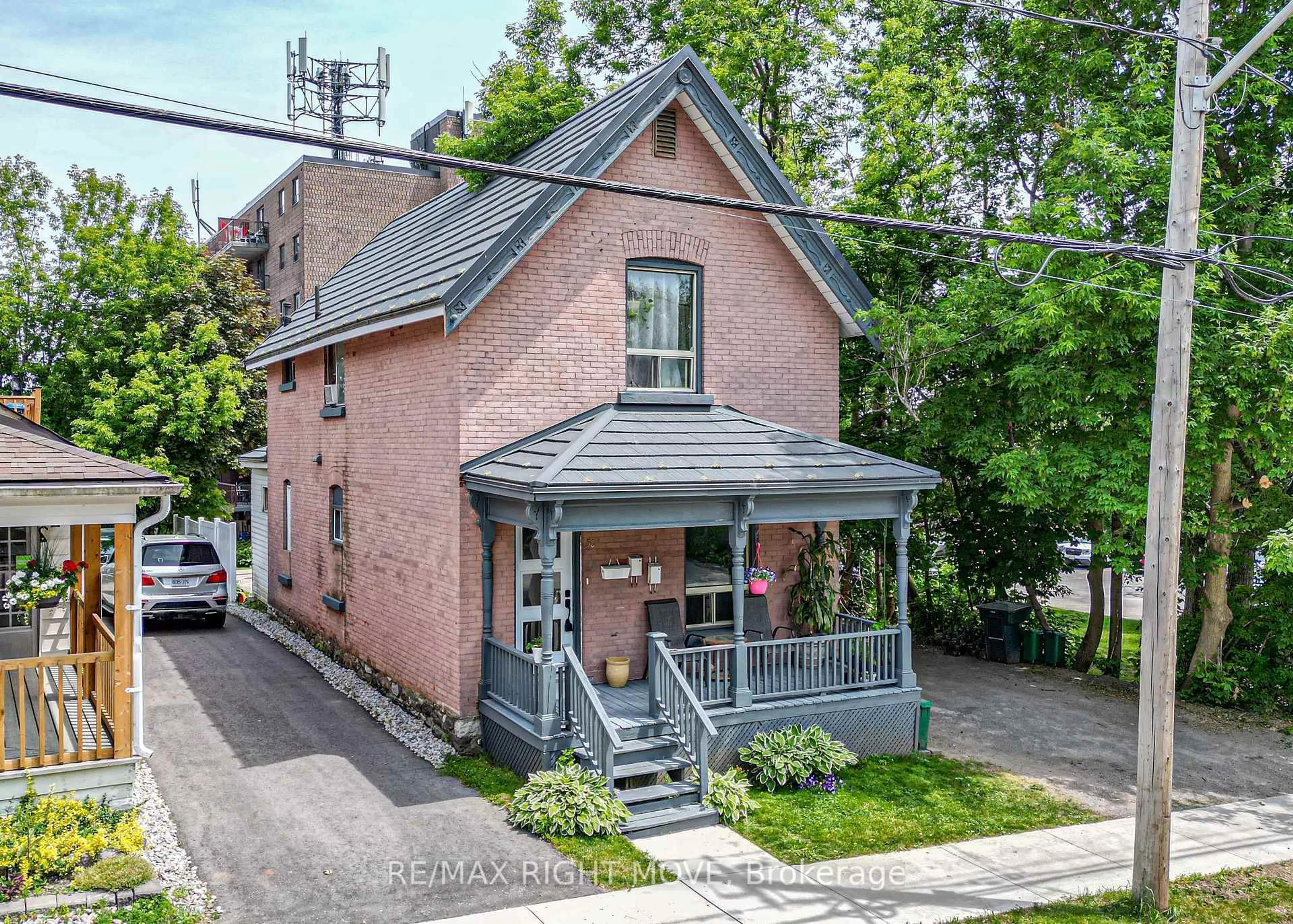 Home with brick exterior material, street for 50 Albert St, Orillia Ontario L3V 5K2