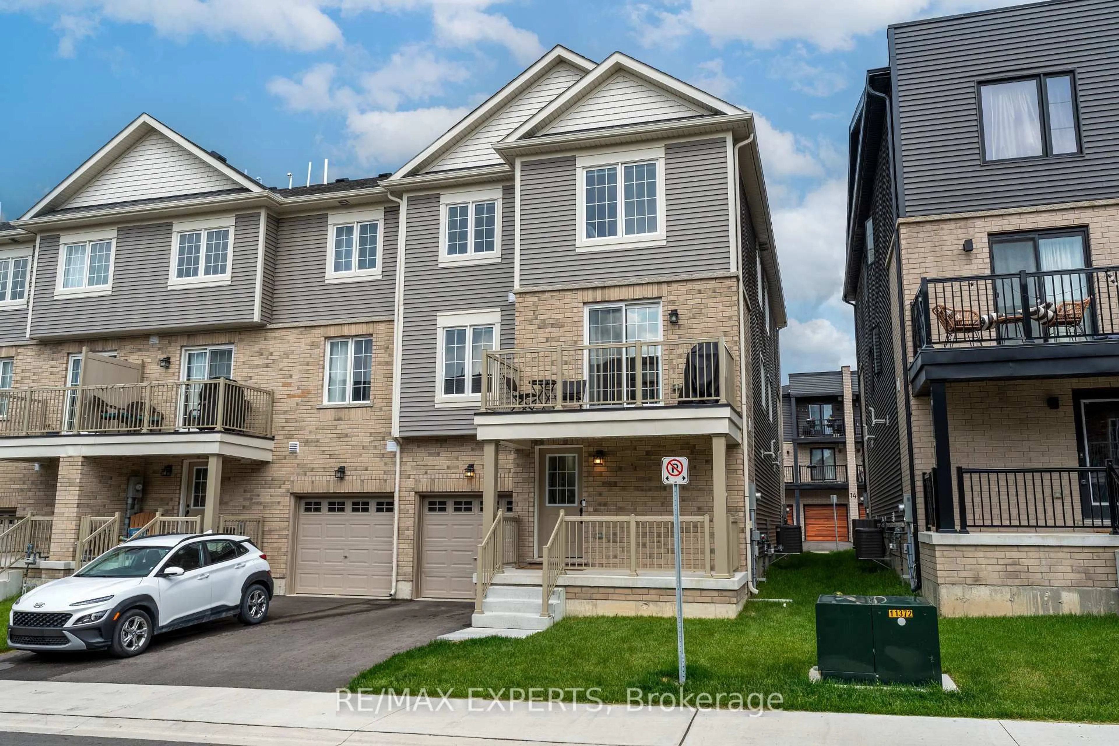 Unknown for 16 Silo Mews, Barrie Ontario L9J 0V3